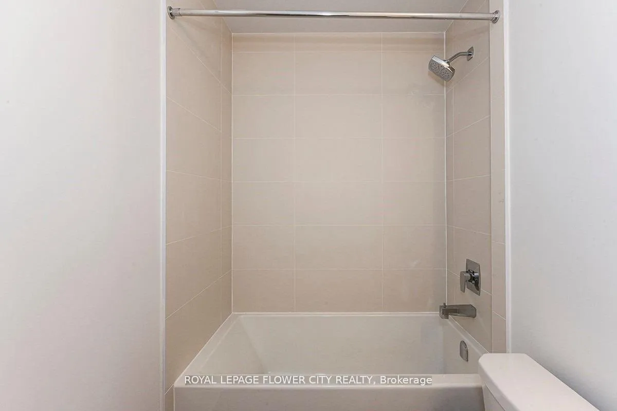 Photo 16 of Unit TH06, 1010 Portage Parkway, Vaughan, Concord — HOMEH