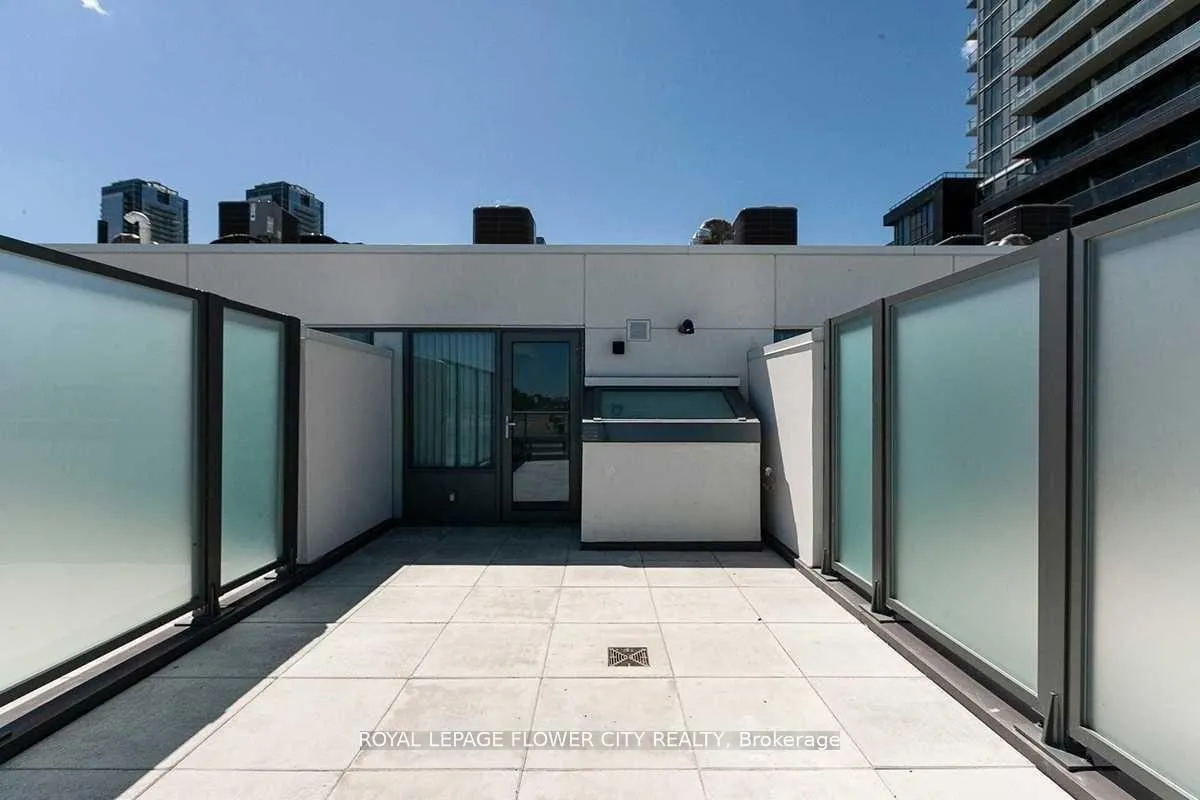 Photo 17 of Unit TH06, 1010 Portage Parkway, Vaughan, Concord — HOMEH