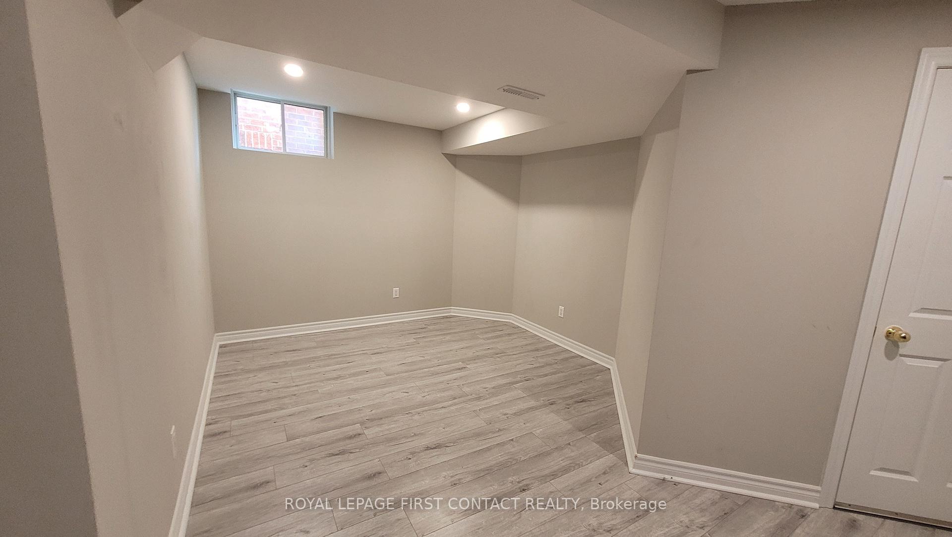 Photo 13 of 51 Stephanie Lane, Barrie, Painswick South — HOMEH