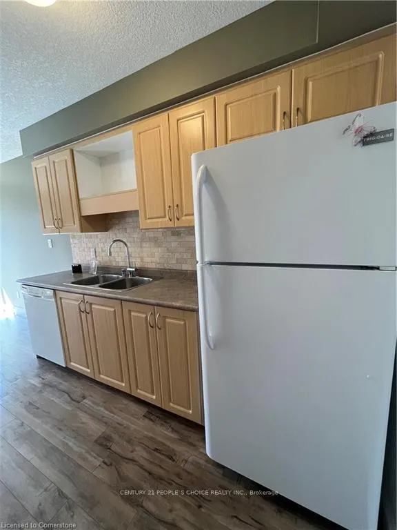 Photo 12 of Unit D98, 175 David Bergey Drive, Kitchener — HOMEH
