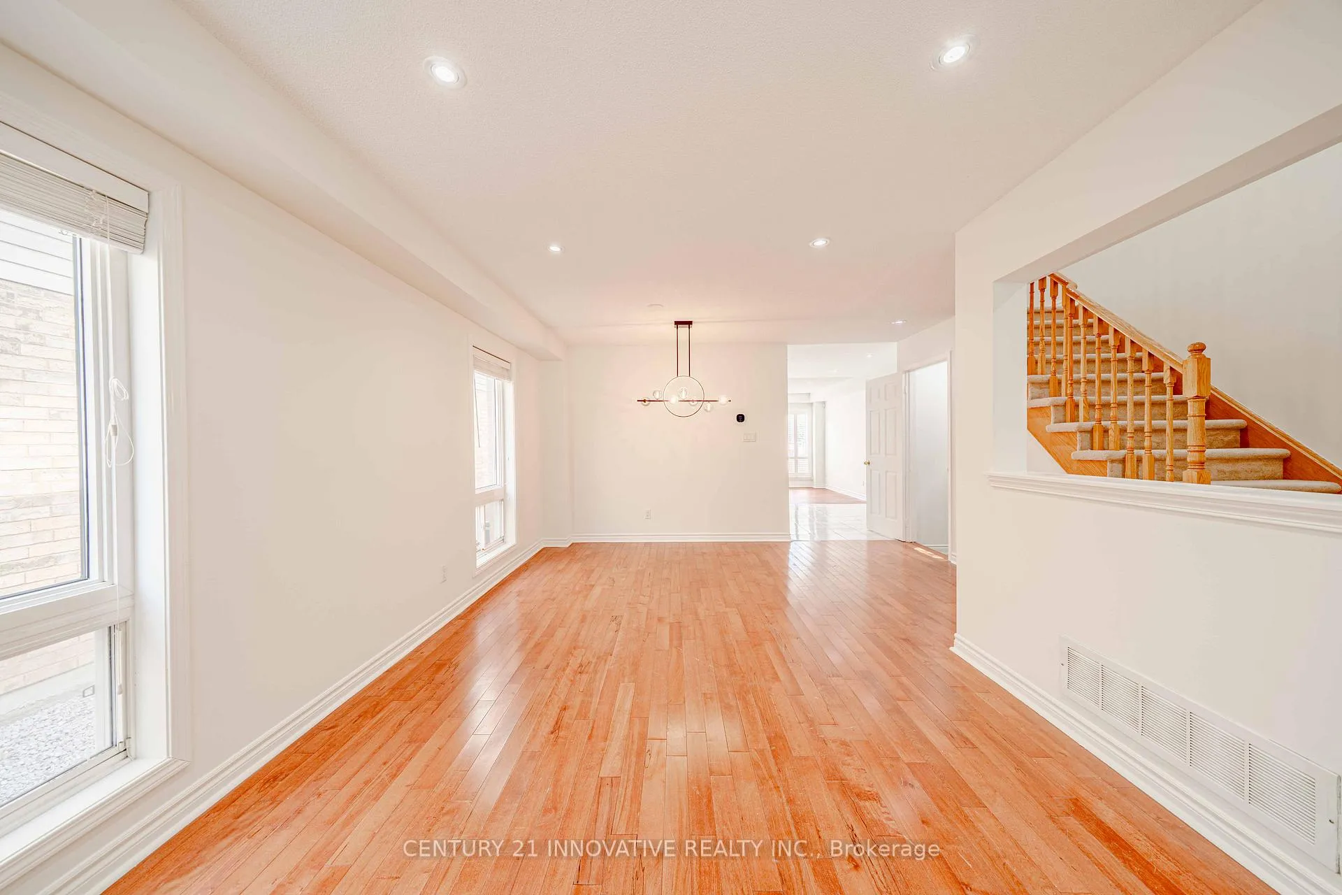 Photo 3 of Unit Main, 1524 Avonmore Square, Pickering, Town Centre — HOMEH