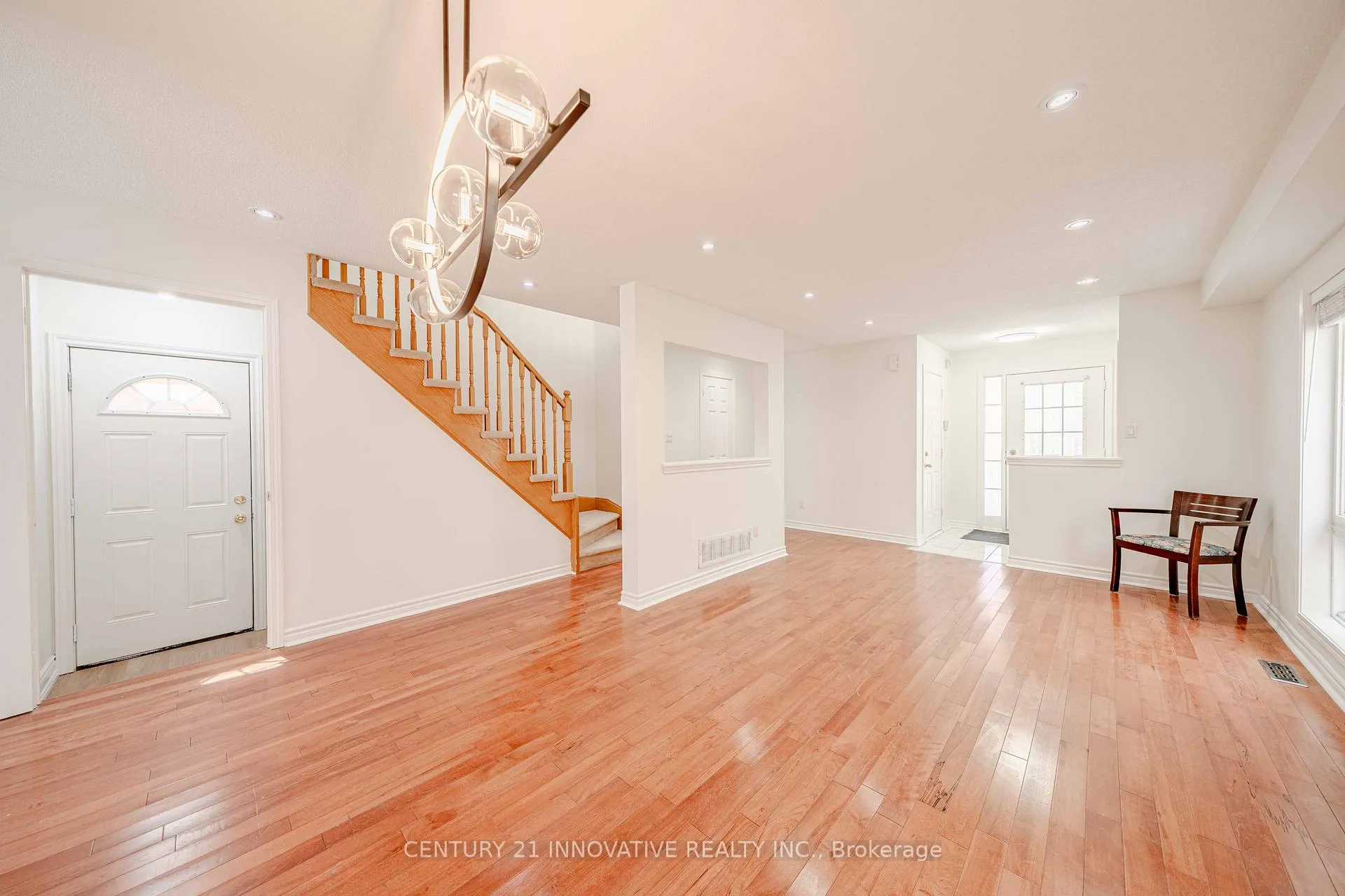 Photo 5 of Unit Main, 1524 Avonmore Square, Pickering, Town Centre — HOMEH