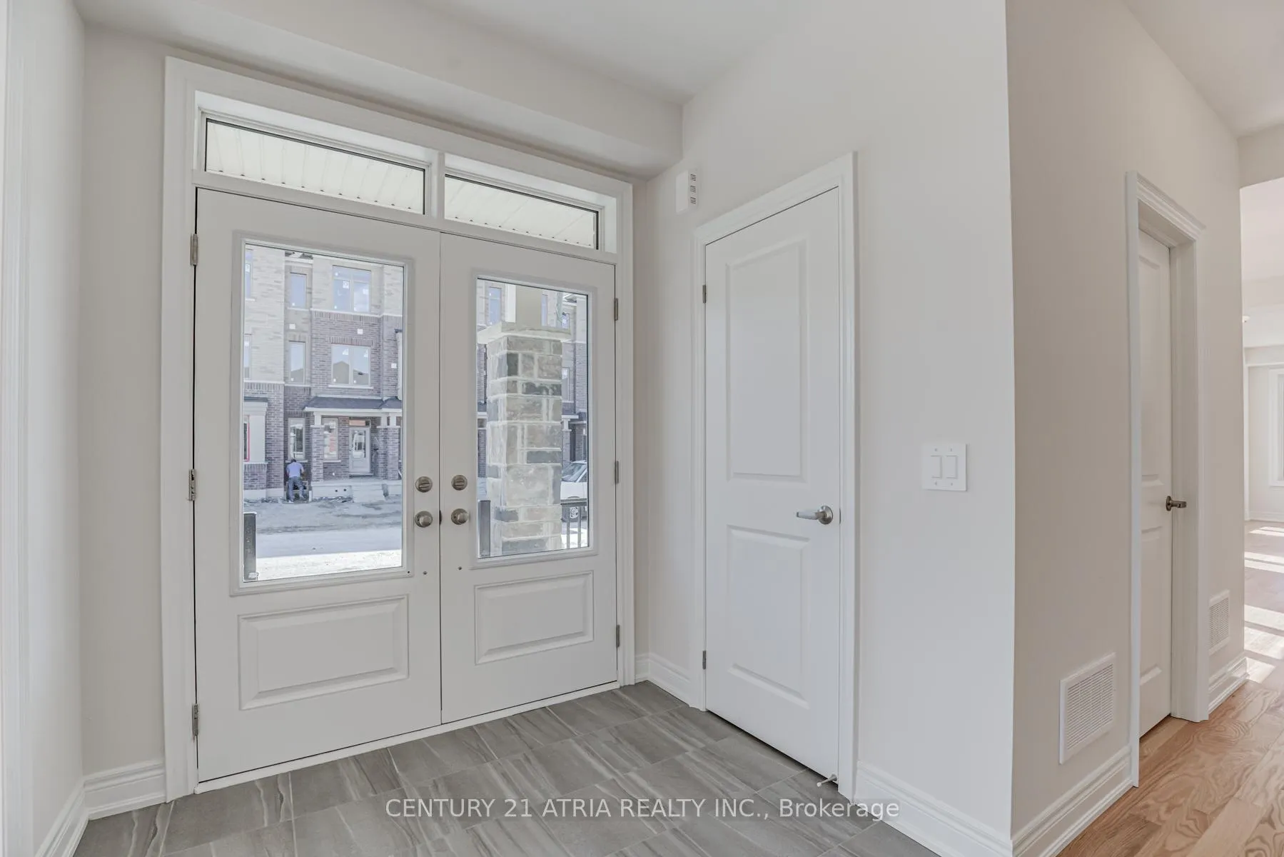 Photo 5 of 875 Smoothrock Avenue, Pickering, Liverpool — HOMEH