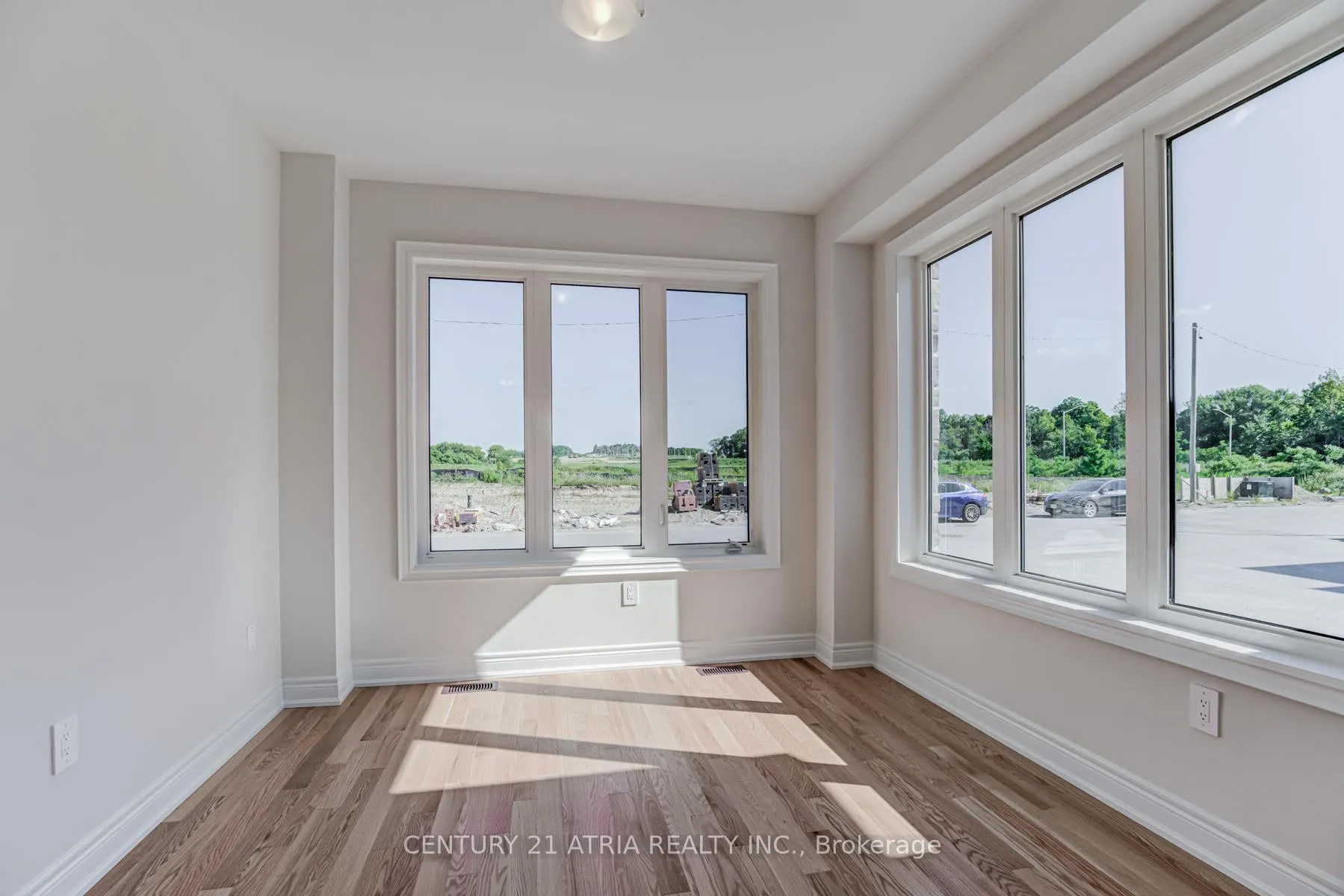 Photo 9 of 875 Smoothrock Avenue, Pickering, Liverpool — HOMEH