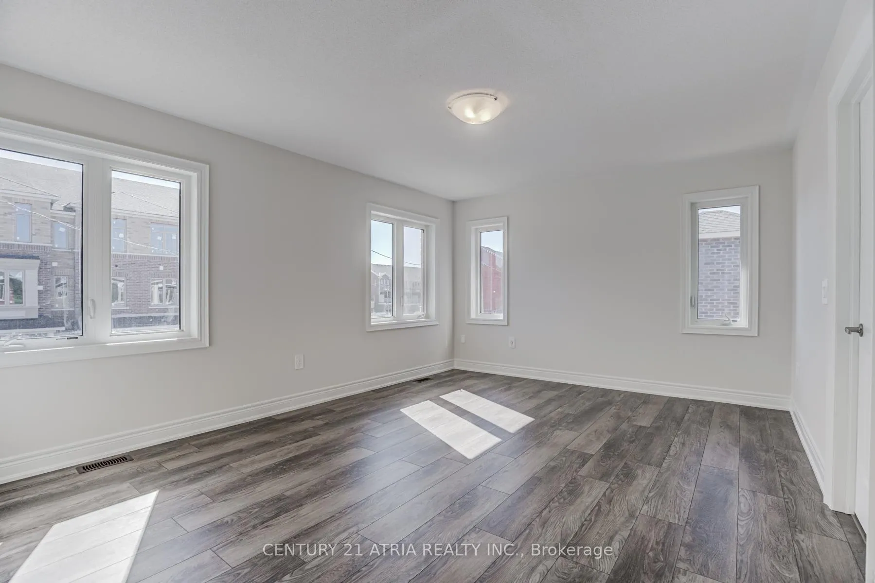 Photo 13 of 875 Smoothrock Avenue, Pickering, Liverpool — HOMEH