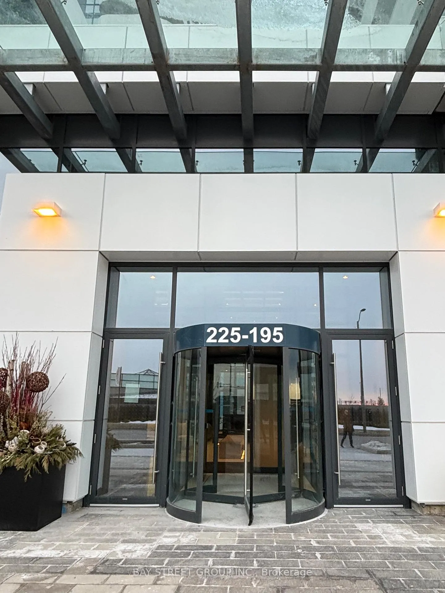 Photo 5 of Unit 1911, 195 Commerce Street, Vaughan, Vaughan Corporate Centre — HOMEH