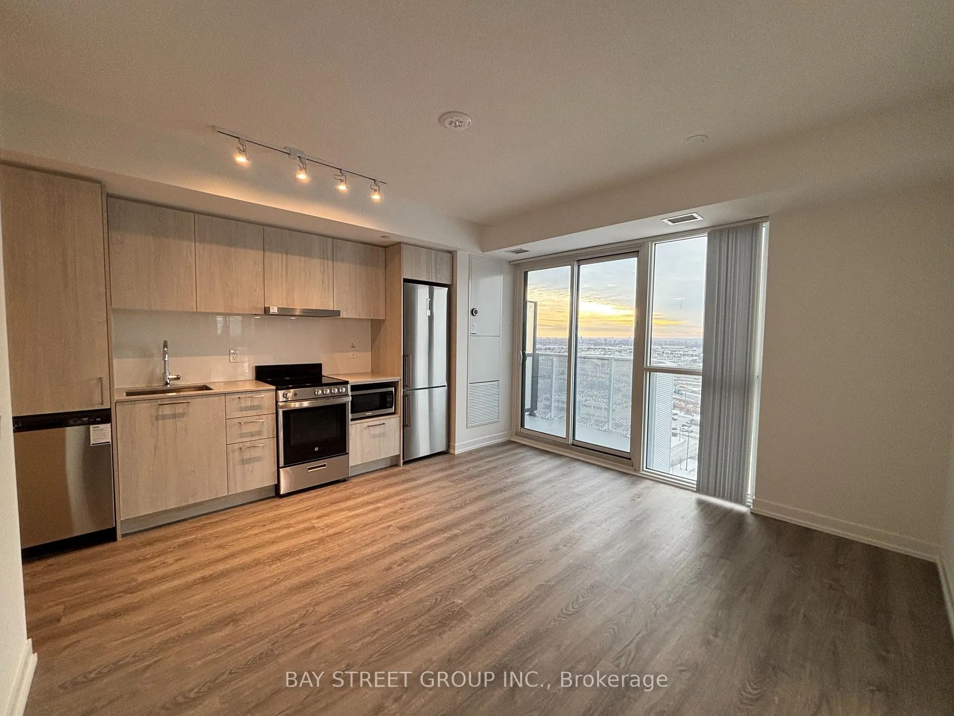 Photo 16 of Unit 1911, 195 Commerce Street, Vaughan, Vaughan Corporate Centre — HOMEH
