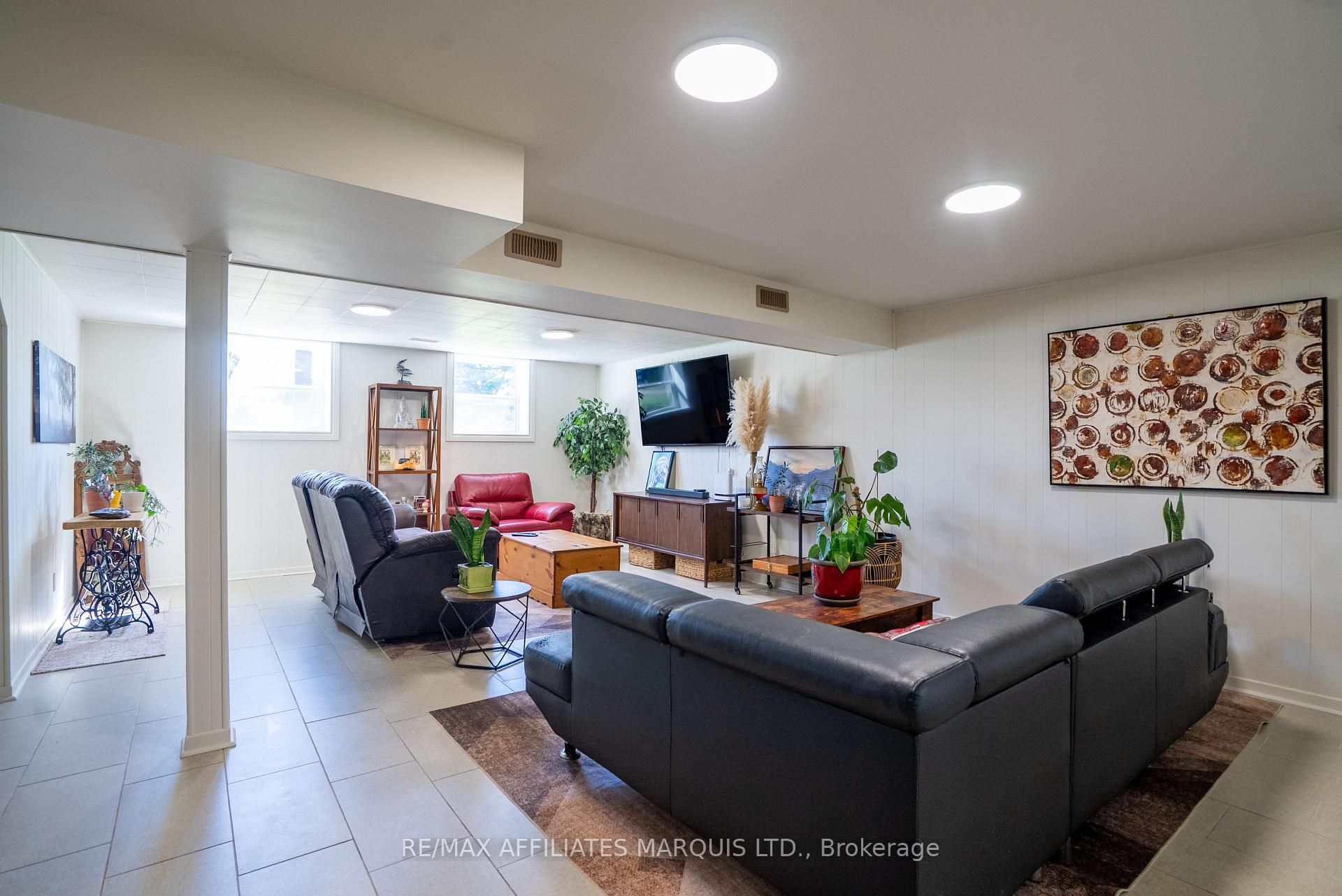Photo 21 of 1949 Belvedere Crescent, Cornwall — HOMEH