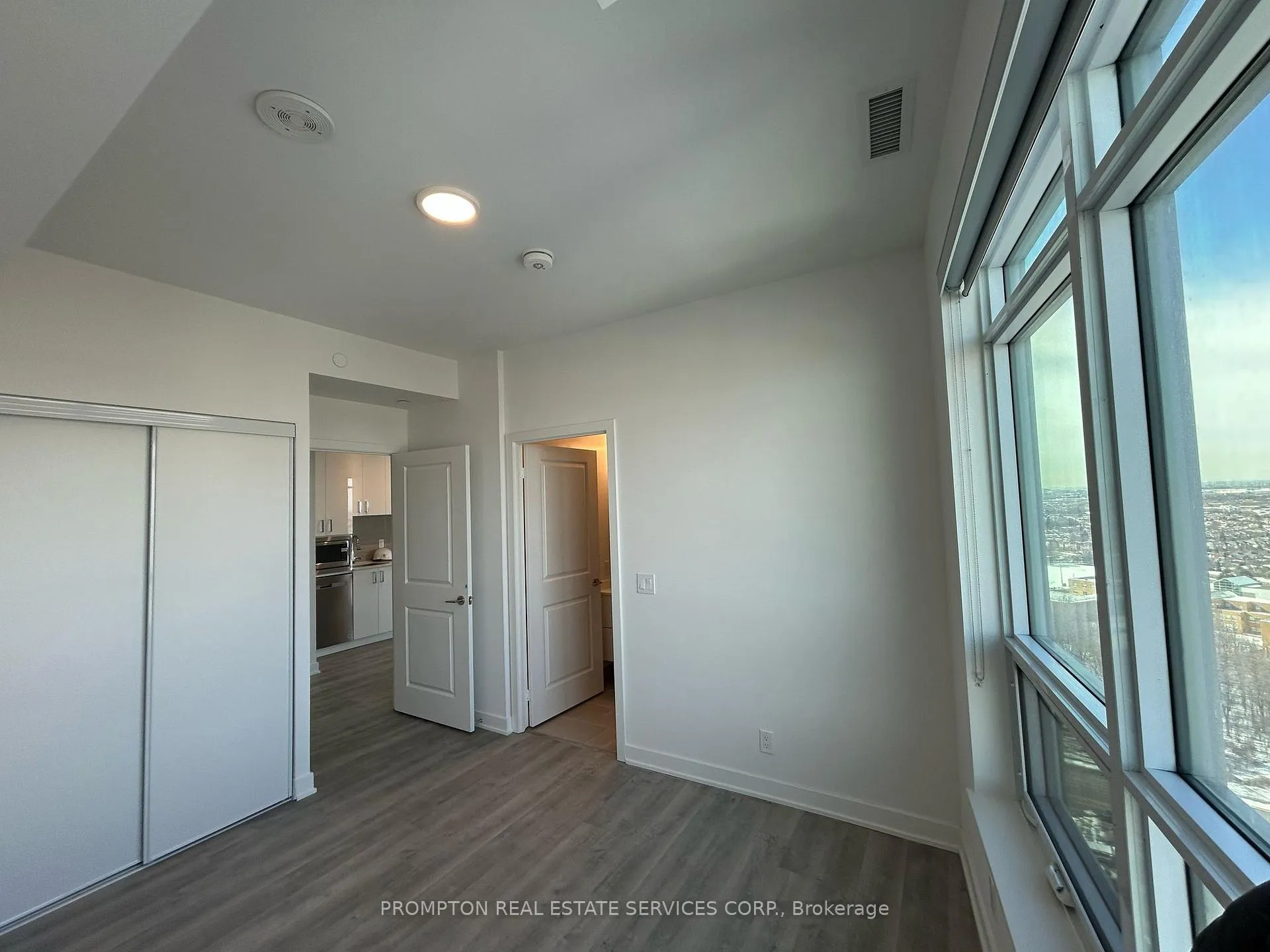 Photo 8 of Unit B-2005, 50 Upper Mall Way, Vaughan, Brownridge — HOMEH