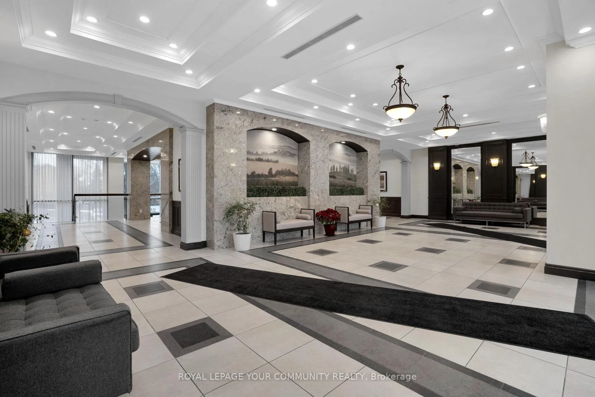 Photo 5 of Unit 401, 281 Woodbridge Avenue S, Vaughan, West Woodbridge — HOMEH