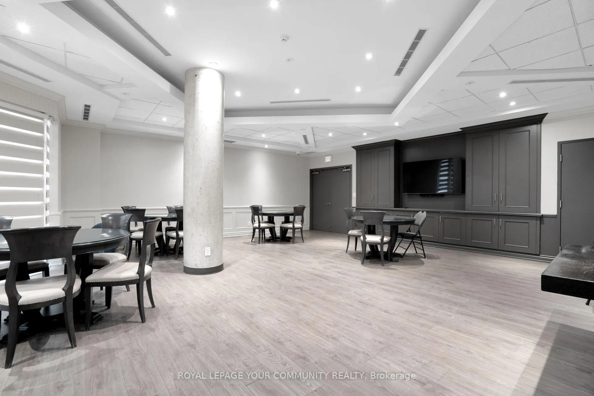 Photo 8 of Unit 401, 281 Woodbridge Avenue S, Vaughan, West Woodbridge — HOMEH