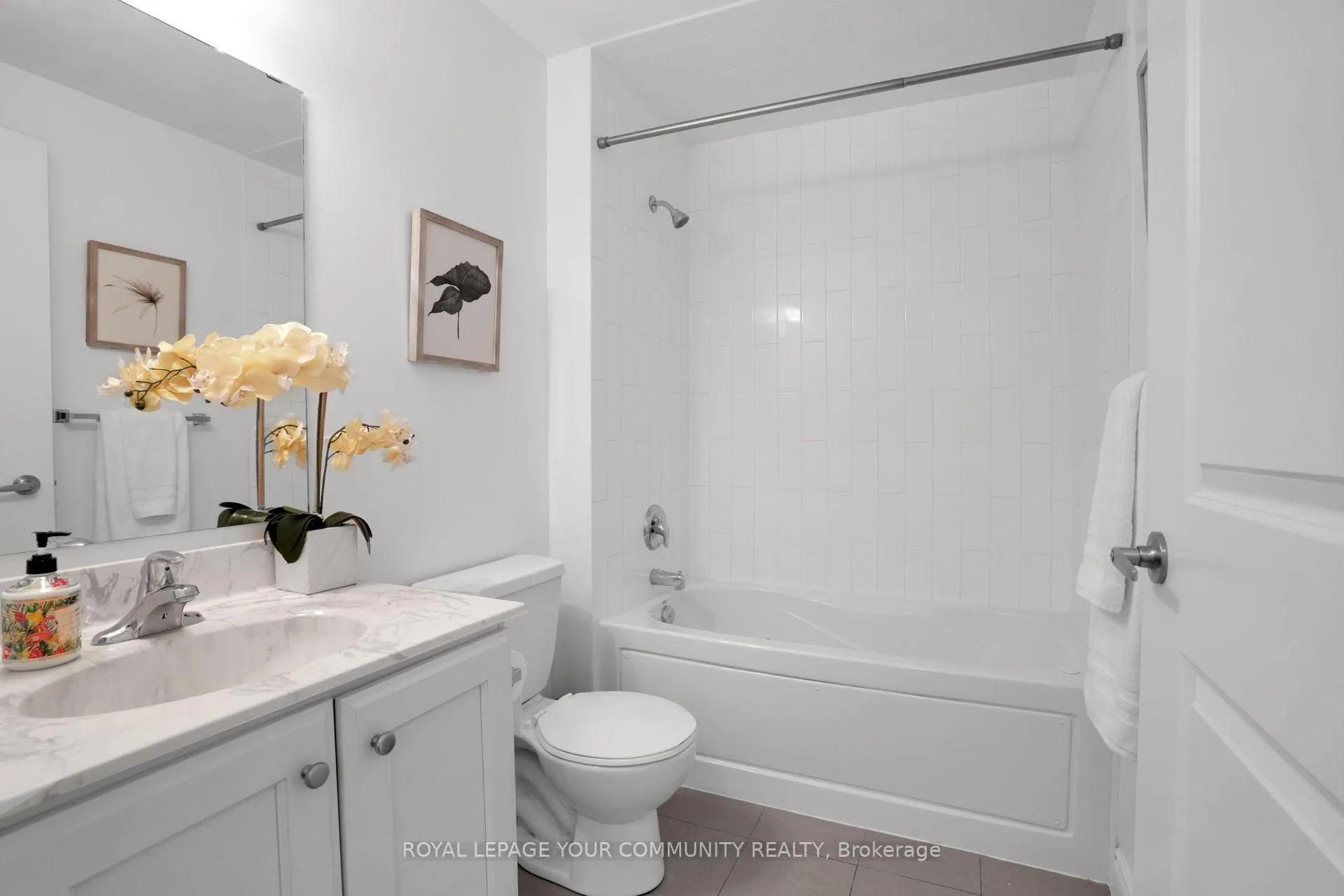 Photo 17 of Unit 401, 281 Woodbridge Avenue S, Vaughan, West Woodbridge — HOMEH