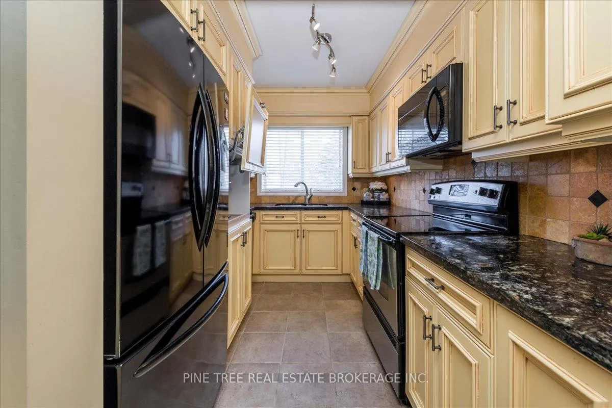 Photo 19 of Unit 20, 24 Laguna Parkway, Ramara, Brechin — HOMEH