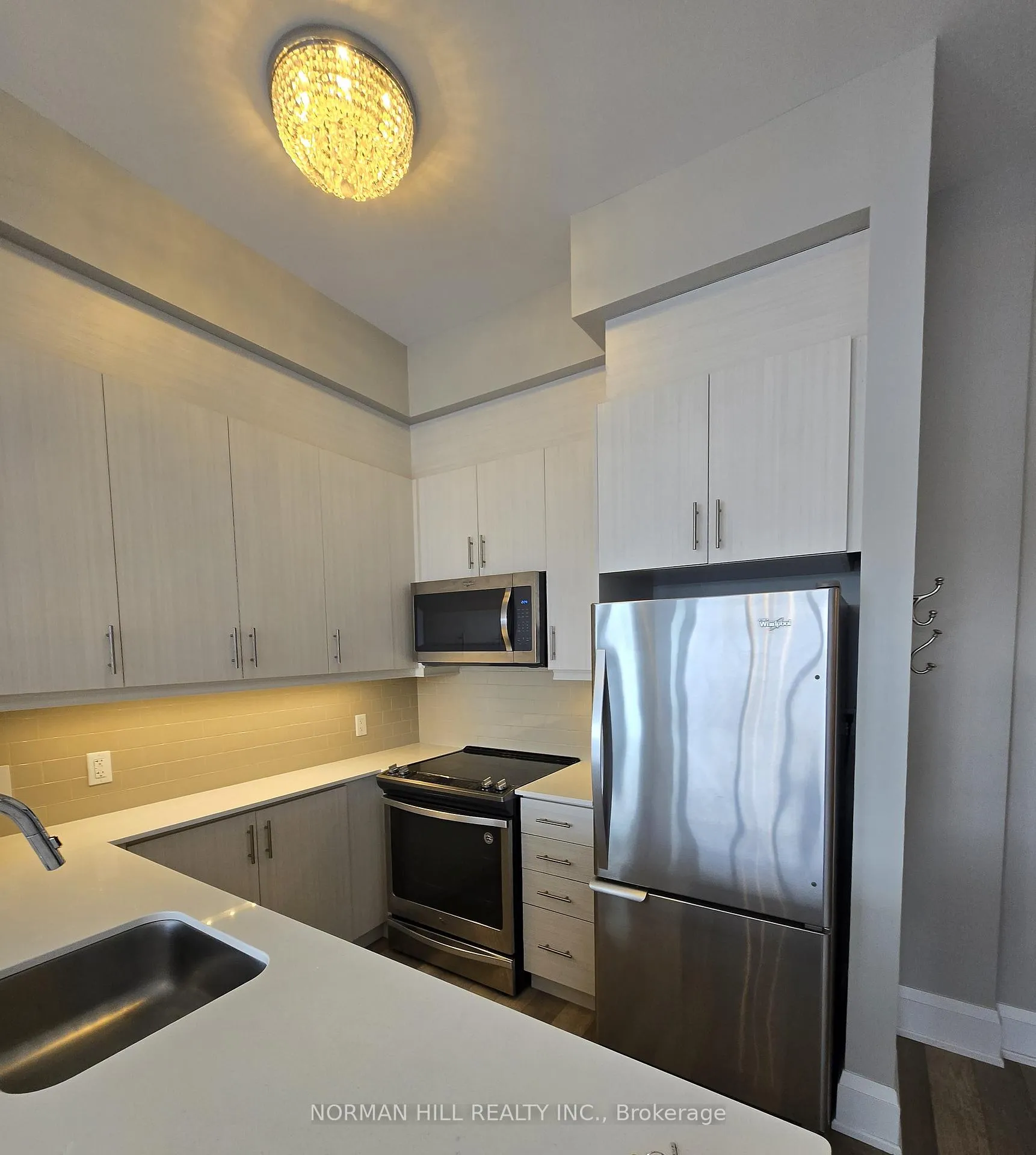 Photo 6 of Unit PH11, 111 Worsley Street, Barrie, City Centre — HOMEH
