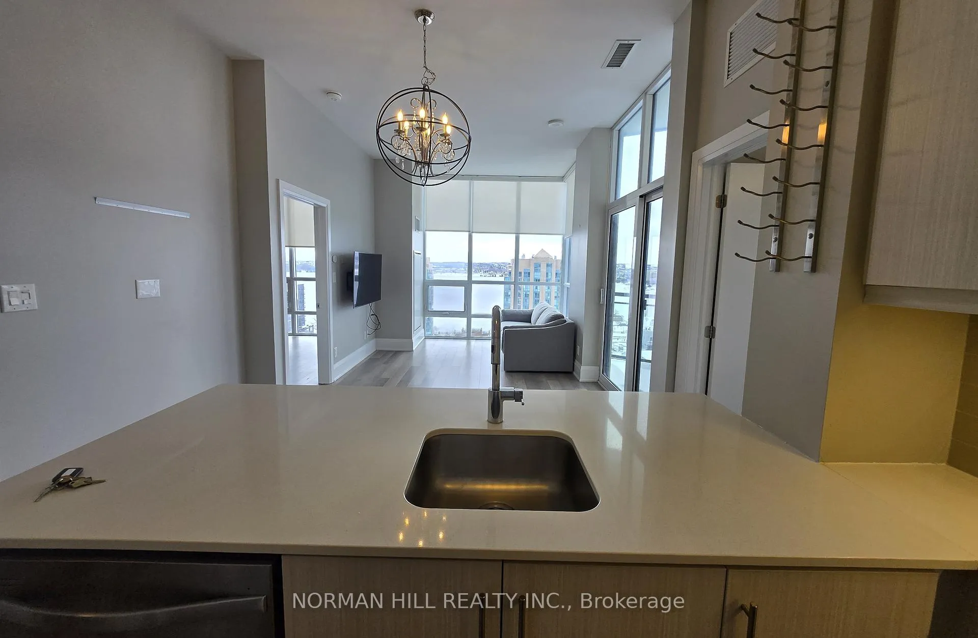 Photo 8 of Unit PH11, 111 Worsley Street, Barrie, City Centre — HOMEH