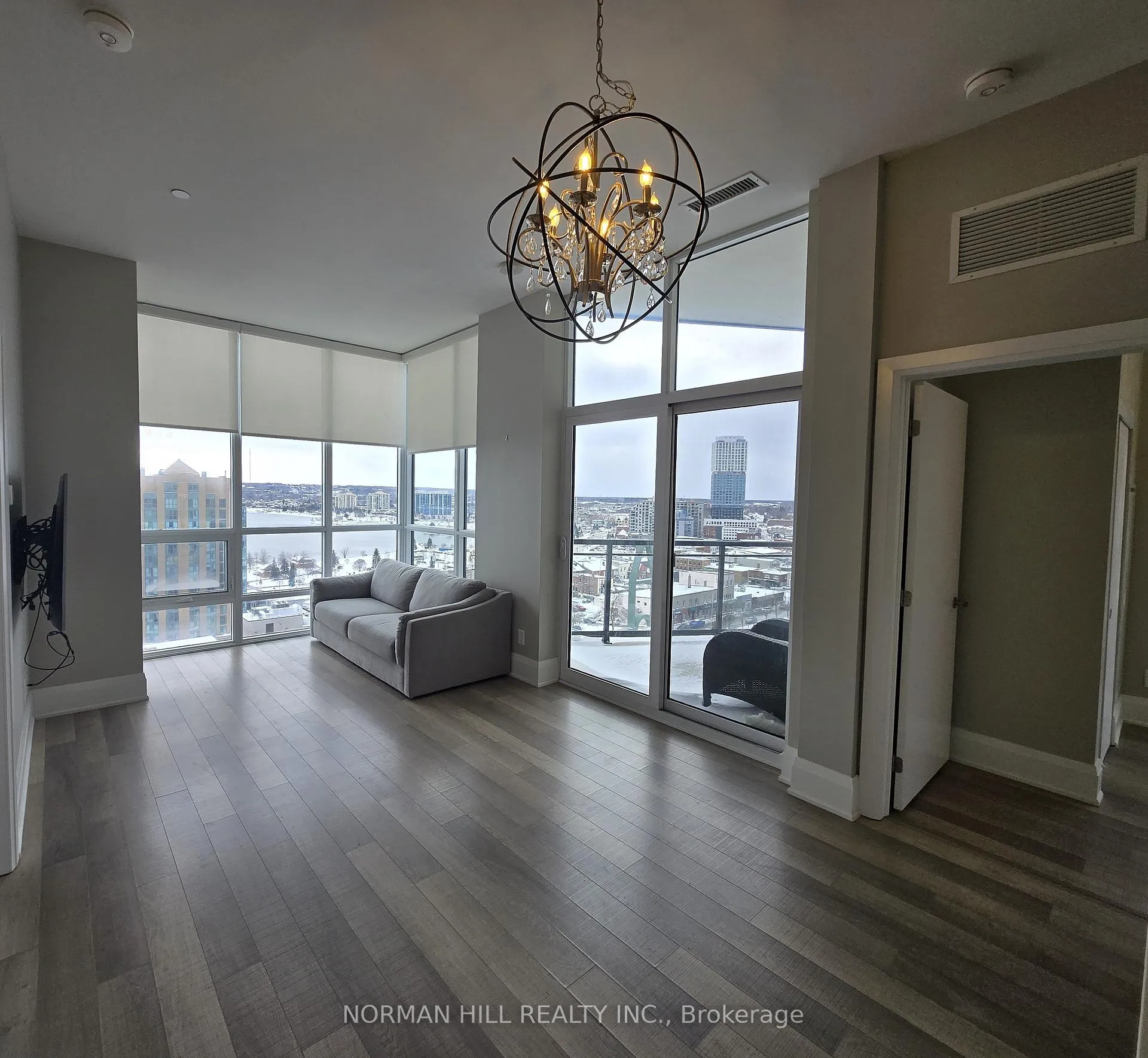 Photo 9 of Unit PH11, 111 Worsley Street, Barrie, City Centre — HOMEH