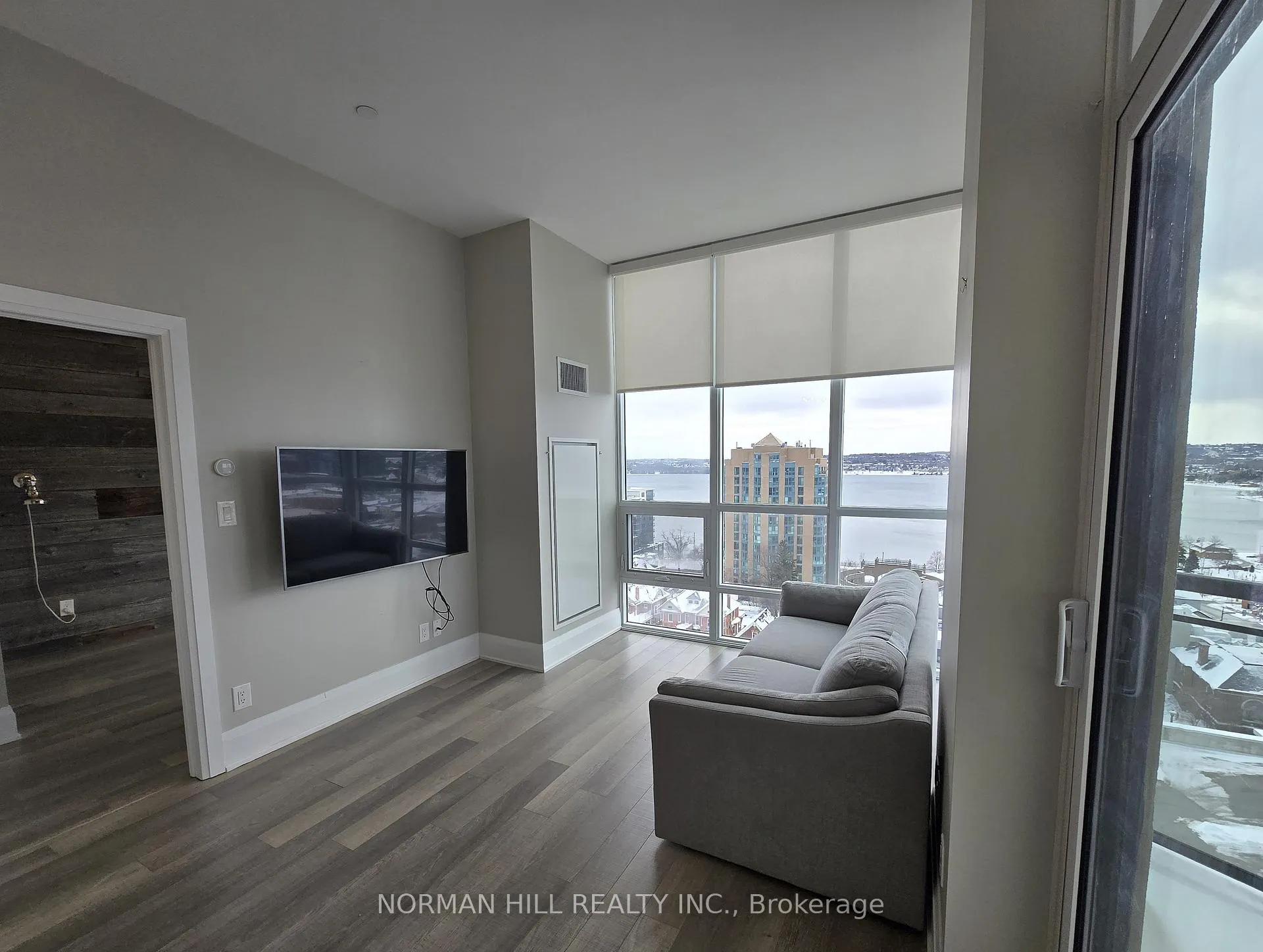 Photo 11 of Unit PH11, 111 Worsley Street, Barrie, City Centre — HOMEH