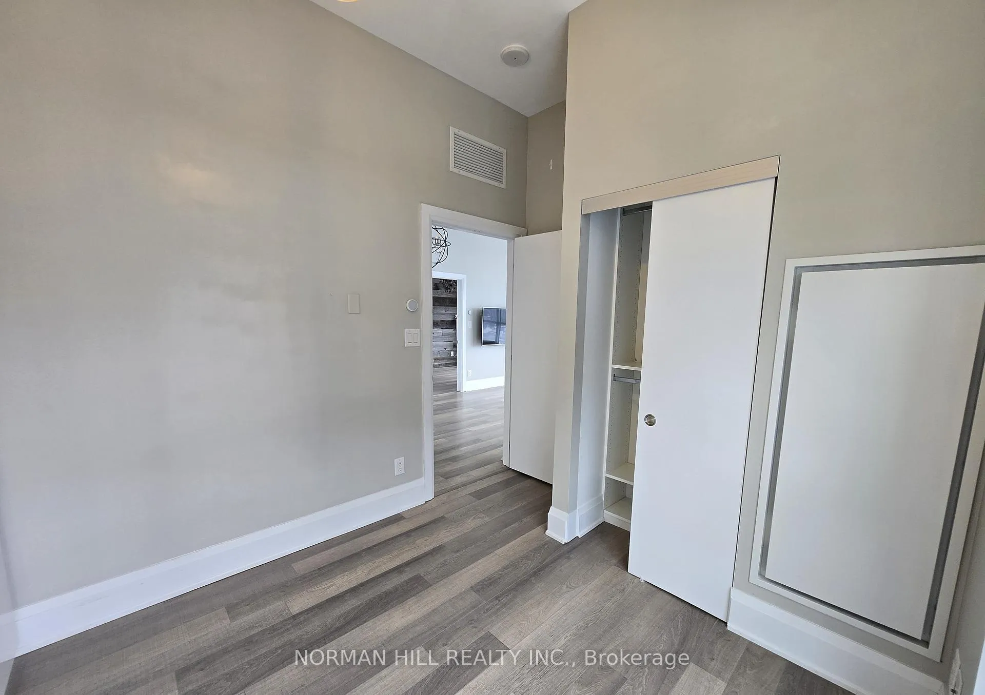 Photo 15 of Unit PH11, 111 Worsley Street, Barrie, City Centre — HOMEH