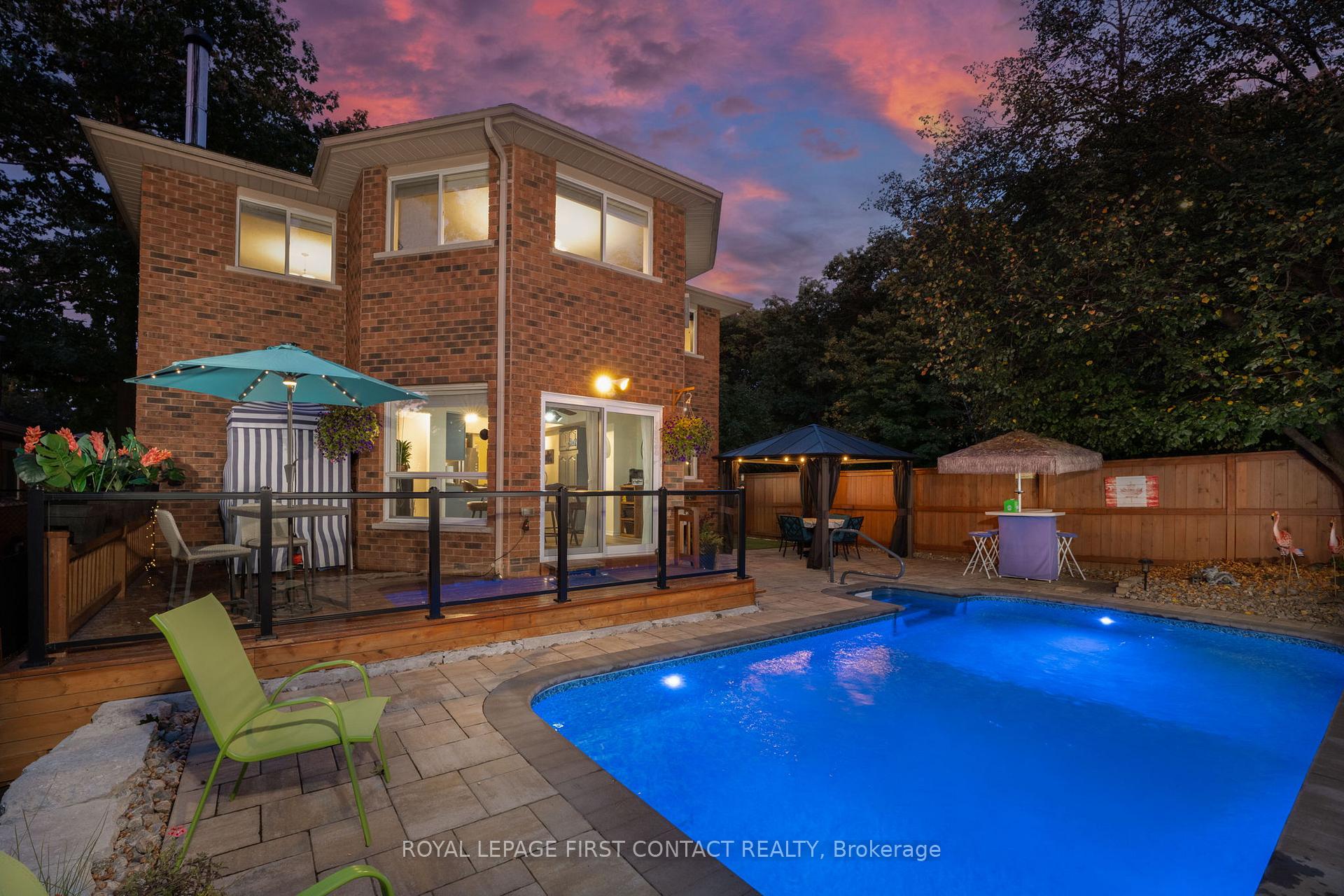 Photo 3 of 13 Irwin Drive, Barrie, Northwest — HOMEH