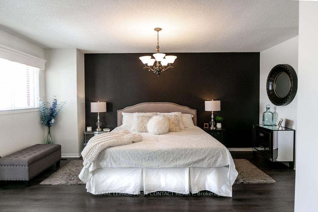 Photo 5 of 13 Irwin Drive, Barrie, Northwest — HOMEH
