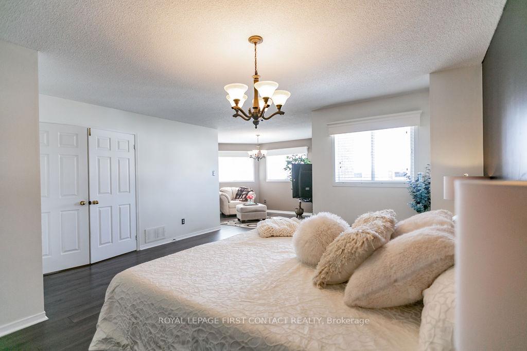 Photo 10 of 13 Irwin Drive, Barrie, Northwest — HOMEH