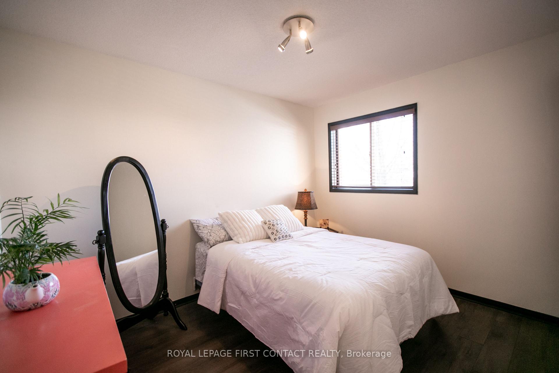 Photo 15 of 13 Irwin Drive, Barrie, Northwest — HOMEH