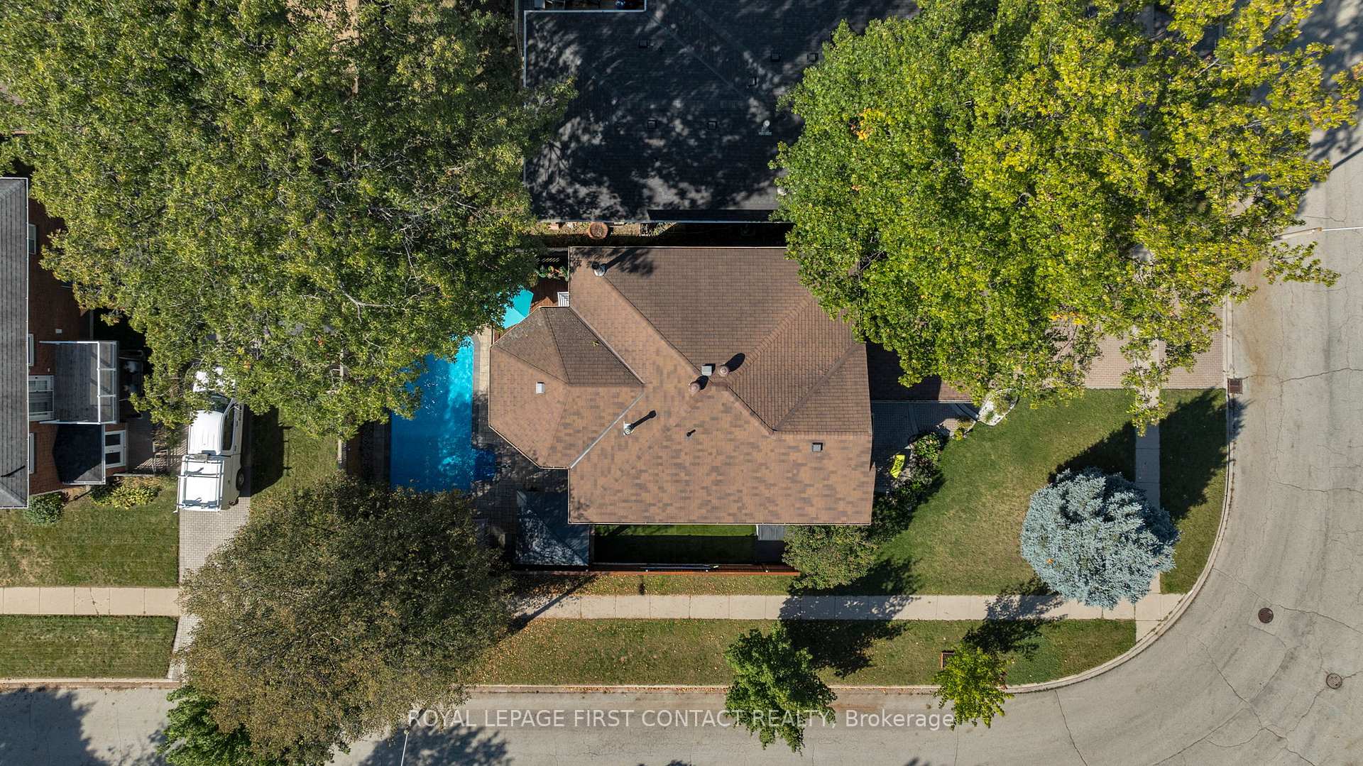 Photo 27 of 13 Irwin Drive, Barrie, Northwest — HOMEH