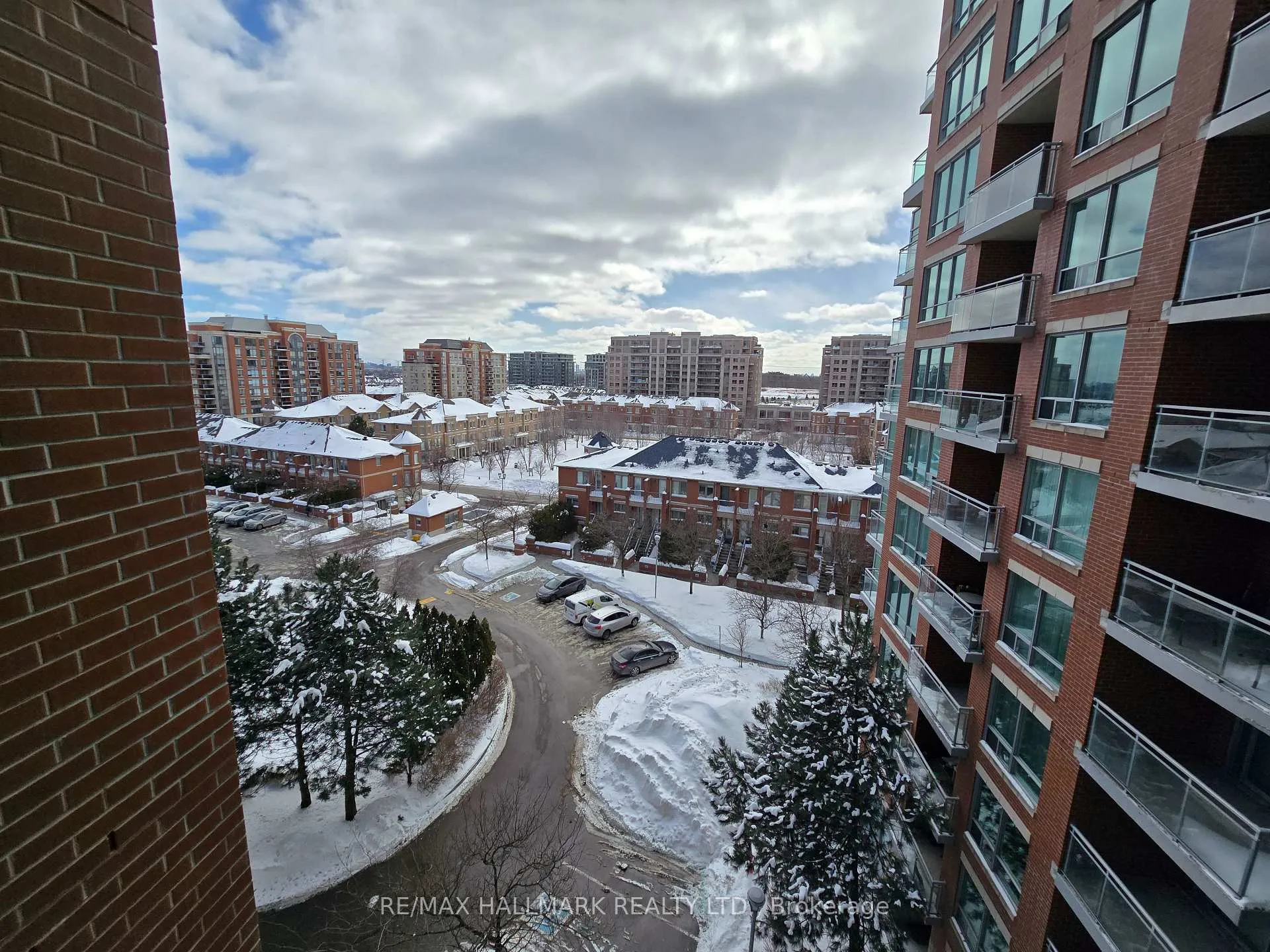 Photo 2 of Unit 822, 48 Suncrest Boulevard, Markham, Commerce Valley — HOMEH