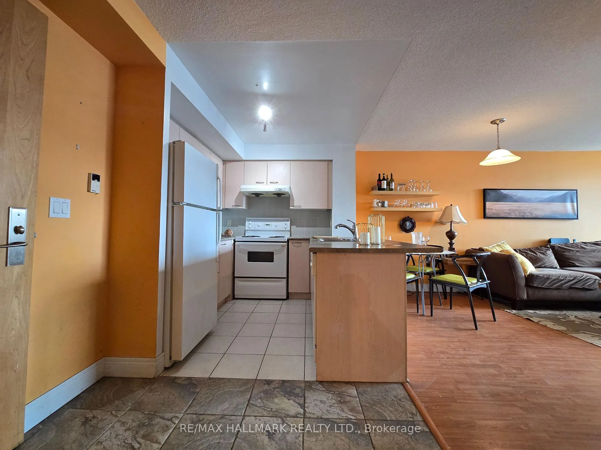 Photo 5 of Unit 822, 48 Suncrest Boulevard, Markham, Commerce Valley — HOMEH