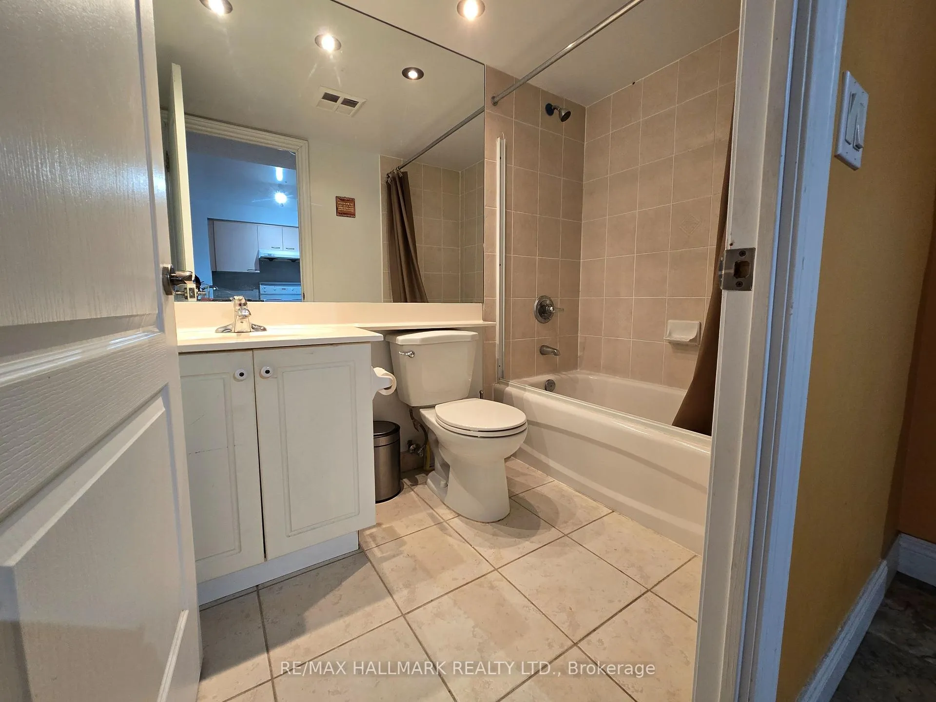 Photo 9 of Unit 822, 48 Suncrest Boulevard, Markham, Commerce Valley — HOMEH