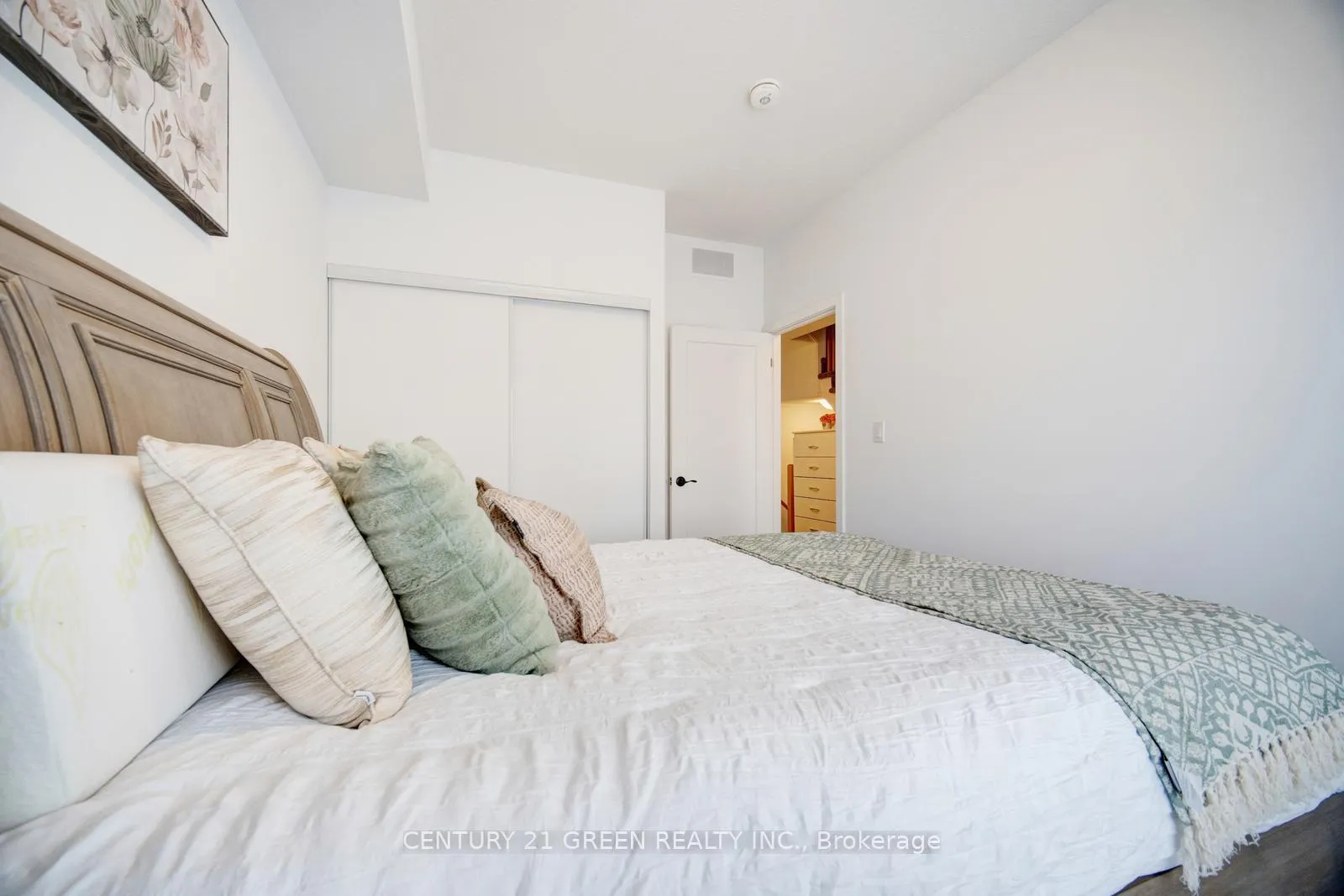 Photo 17 of Unit E3, 20 Palace Street, Kitchener — HOMEH