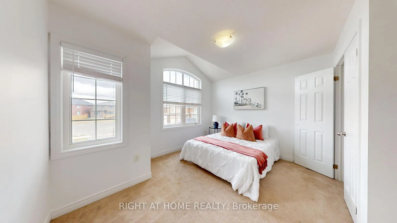 Photo 30 of 99 Grady Drive, Clarington, Newcastle — HOMEH