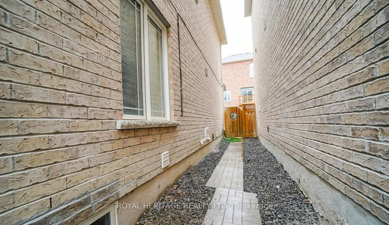 Photo 6 of 11 Bellotti Crescent, Ajax, Northeast Ajax — HOMEH