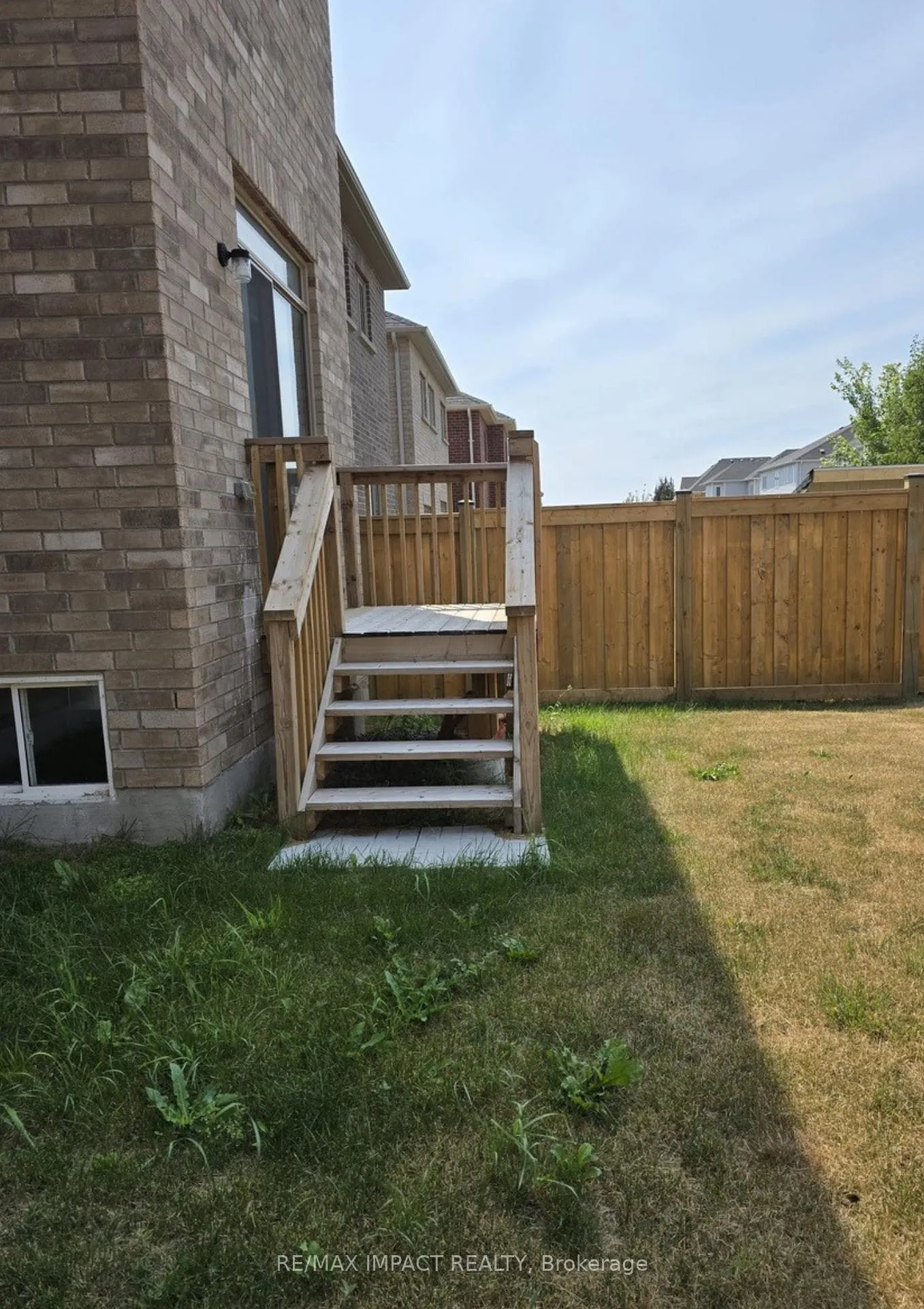 Photo 10 of 30 Jack Potts Way W, Clarington, Courtice — HOMEH