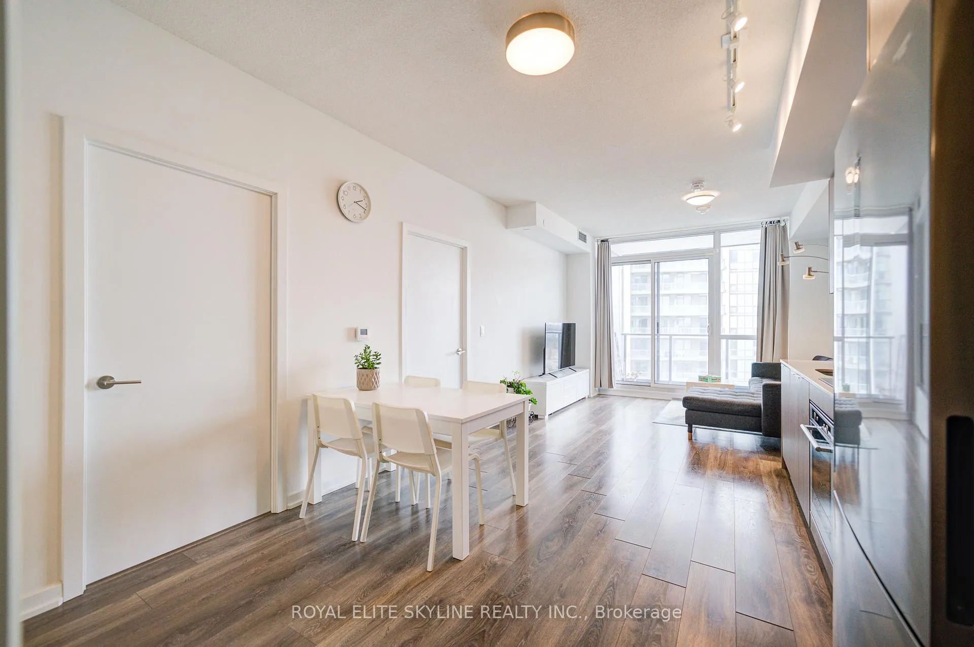 Photo 6 of Unit 810, 36 Forest Manor Road, North York, Henry Farm — HOMEH