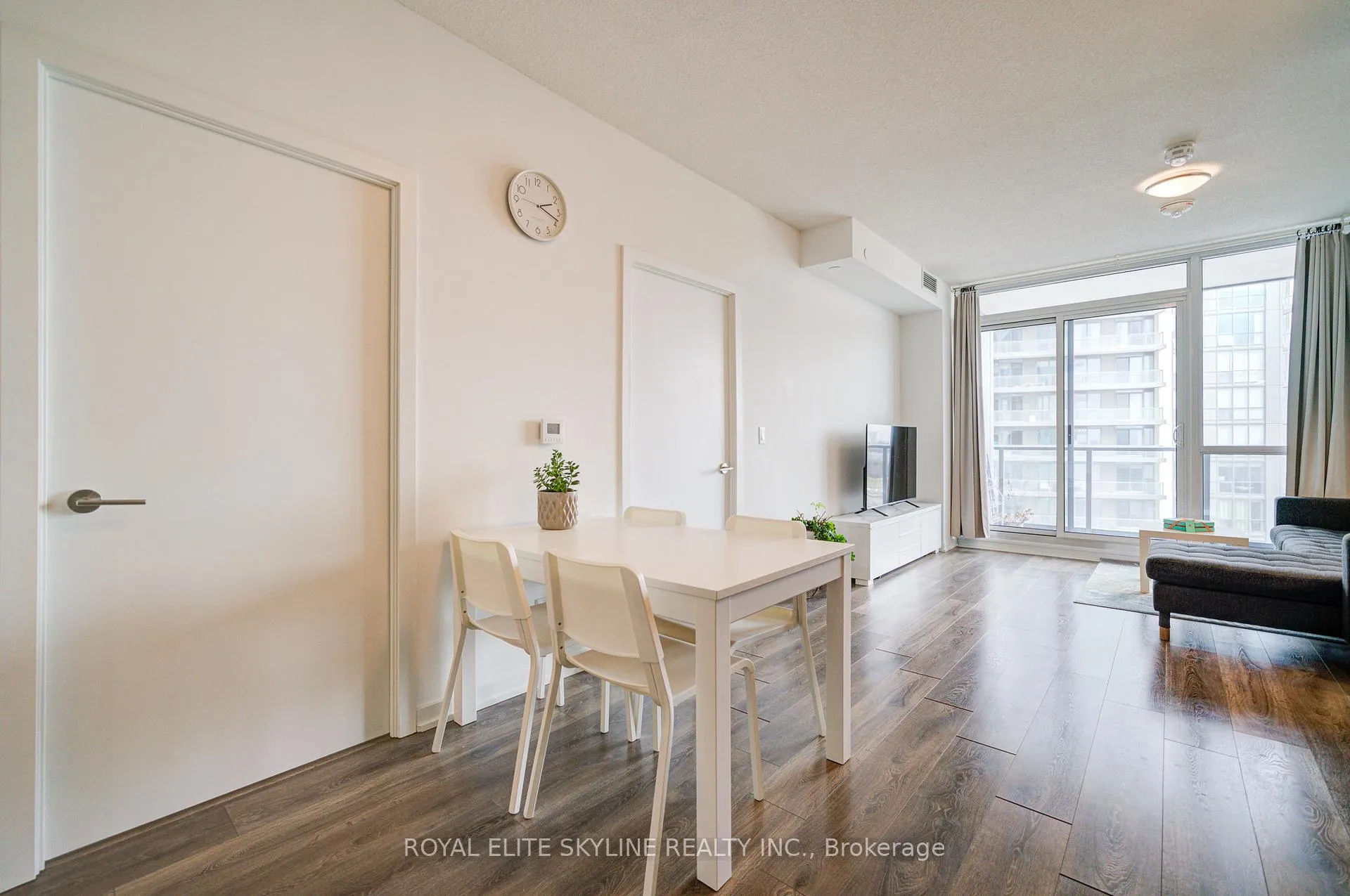 Photo 7 of Unit 810, 36 Forest Manor Road, North York, Henry Farm — HOMEH