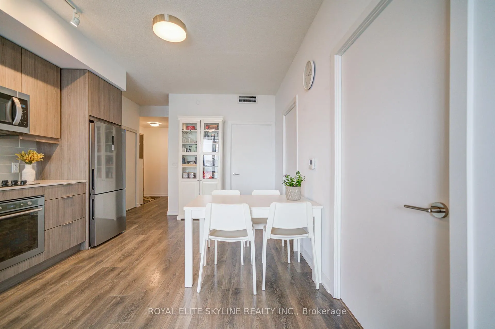 Photo 9 of Unit 810, 36 Forest Manor Road, North York, Henry Farm — HOMEH