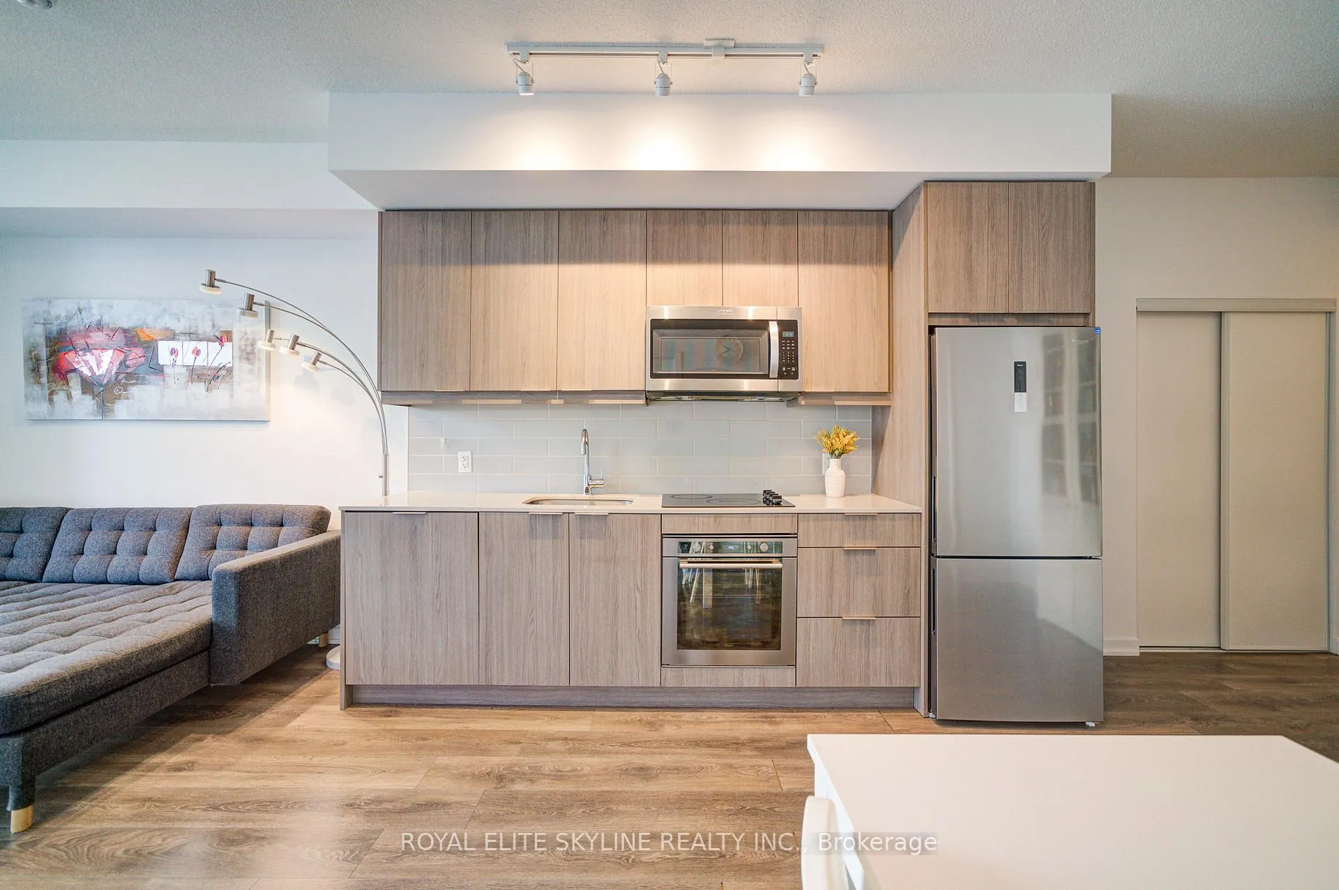 Photo 11 of Unit 810, 36 Forest Manor Road, North York, Henry Farm — HOMEH