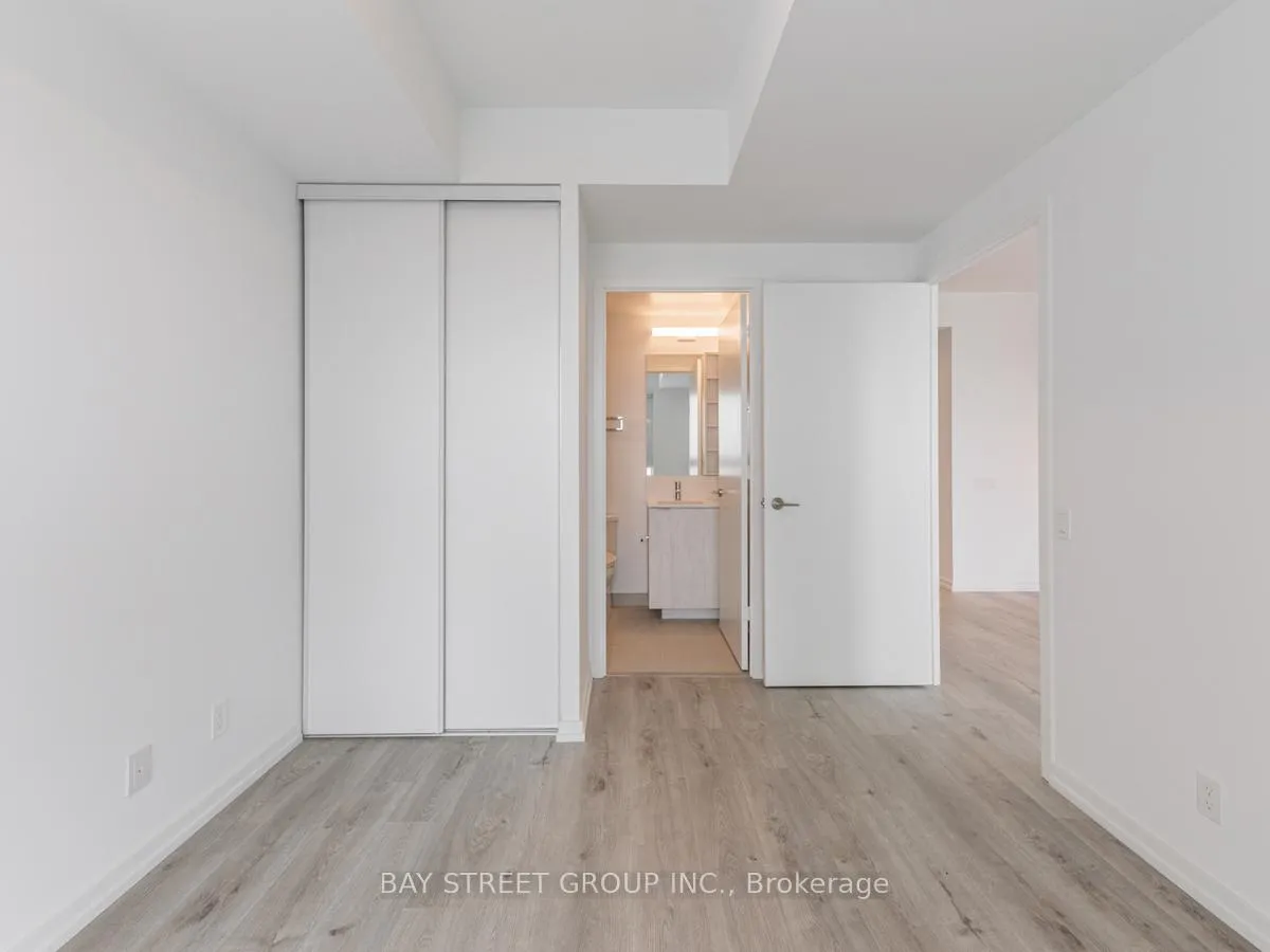 Photo 9 of Unit 1805, 7890 Jane Street, Vaughan, Vaughan Corporate Centre — HOMEH