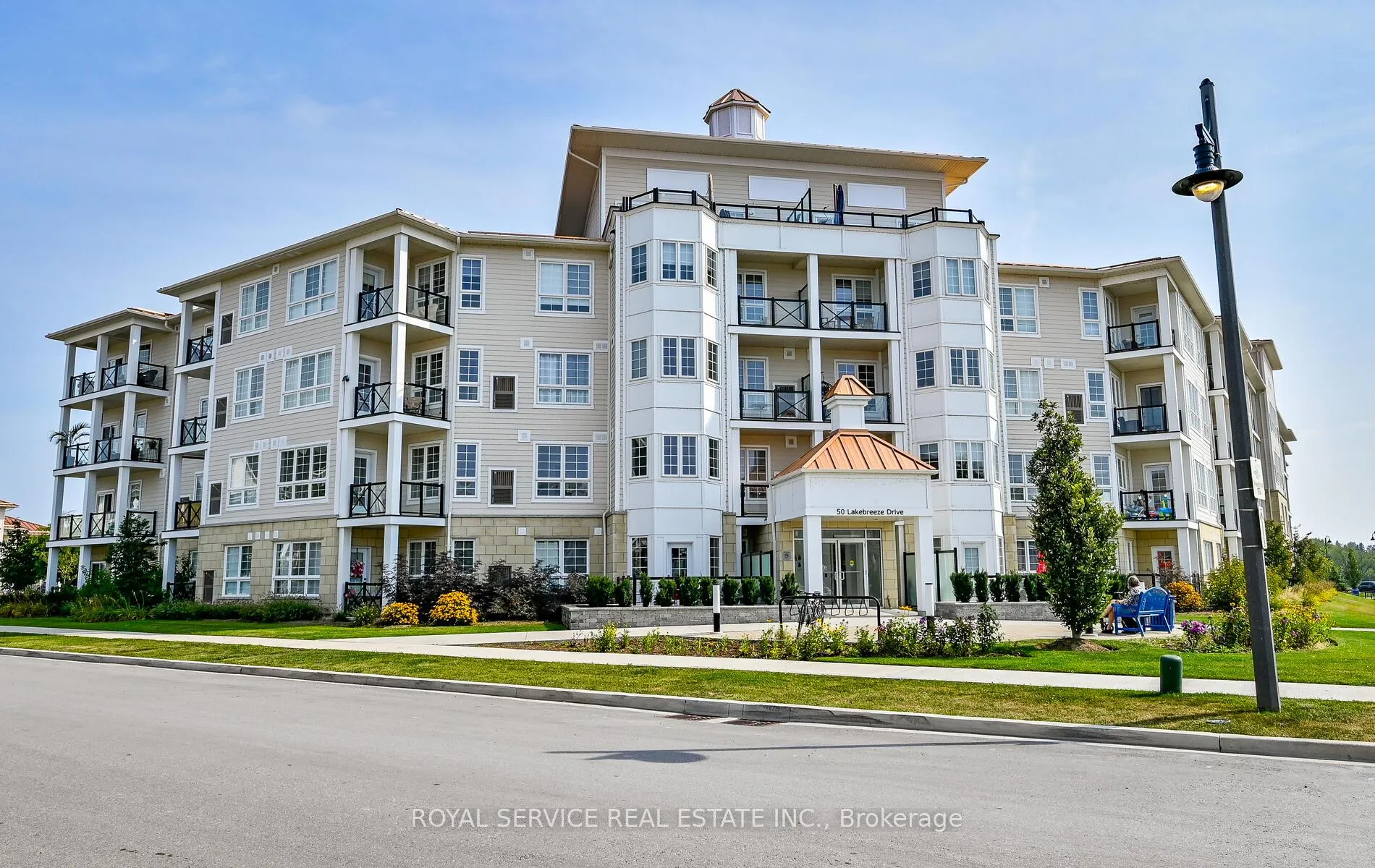 Front of Unit 127, 50 Lakebreeze Drive