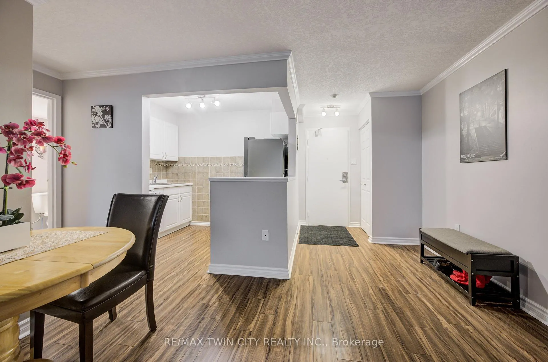 Photo 3 of Unit 1205, 64 Benton Street, Kitchener — HOMEH