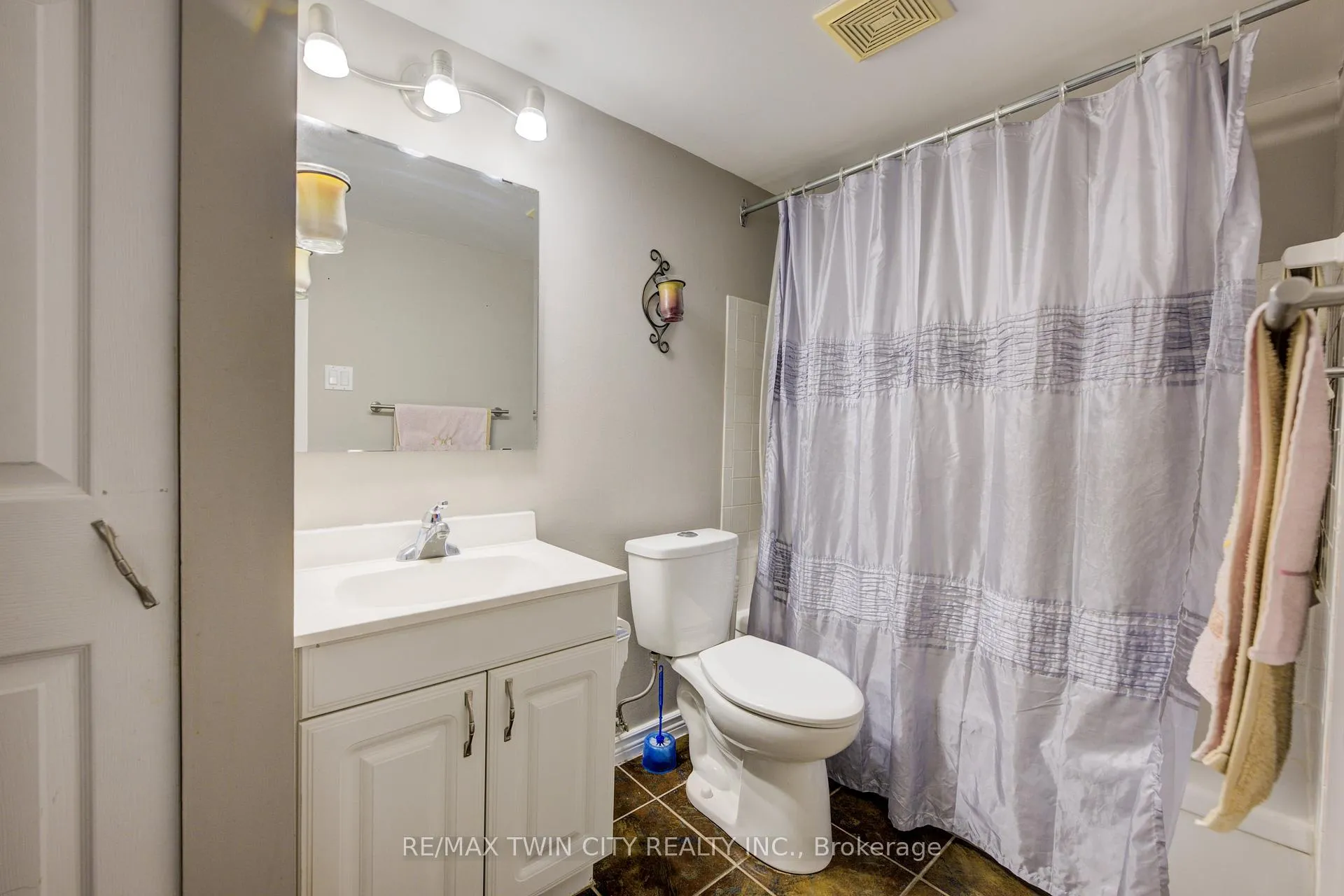 Photo 14 of Unit 1205, 64 Benton Street, Kitchener — HOMEH