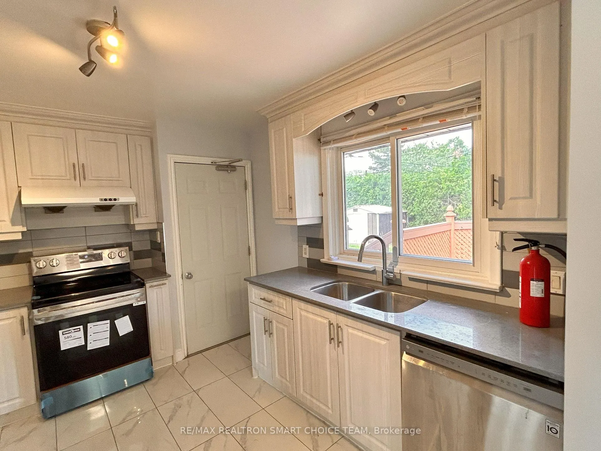 Photo 8 of Unit Main, 434 Bader Avenue, Oshawa, McLaughlin — HOMEH