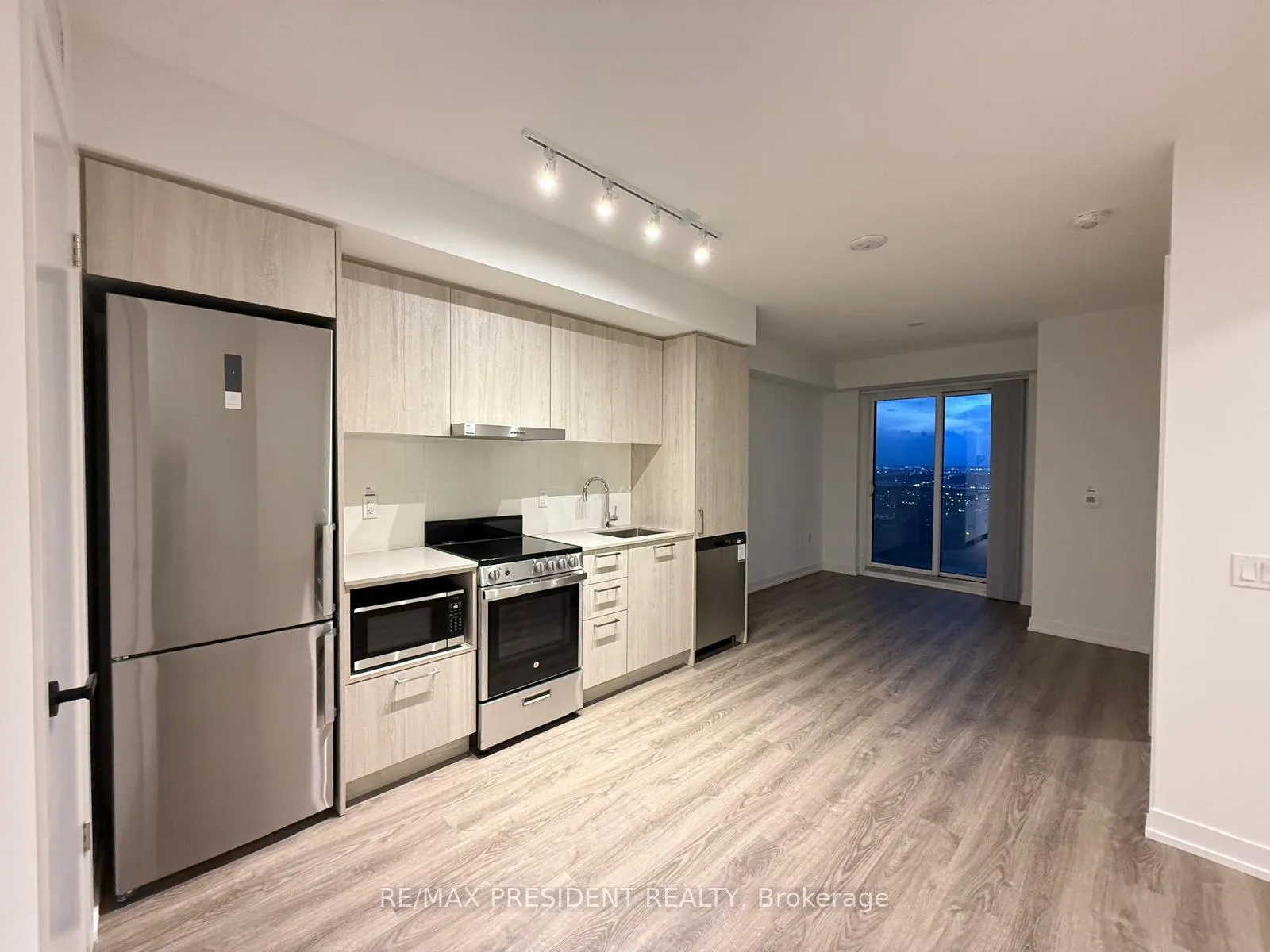 Photo 3 of Unit 3110, 195 Commerce Street W, Vaughan, Vaughan Corporate Centre — HOMEH