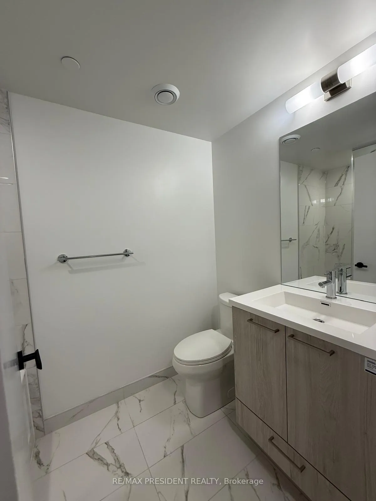 Photo 9 of Unit 3110, 195 Commerce Street W, Vaughan, Vaughan Corporate Centre — HOMEH