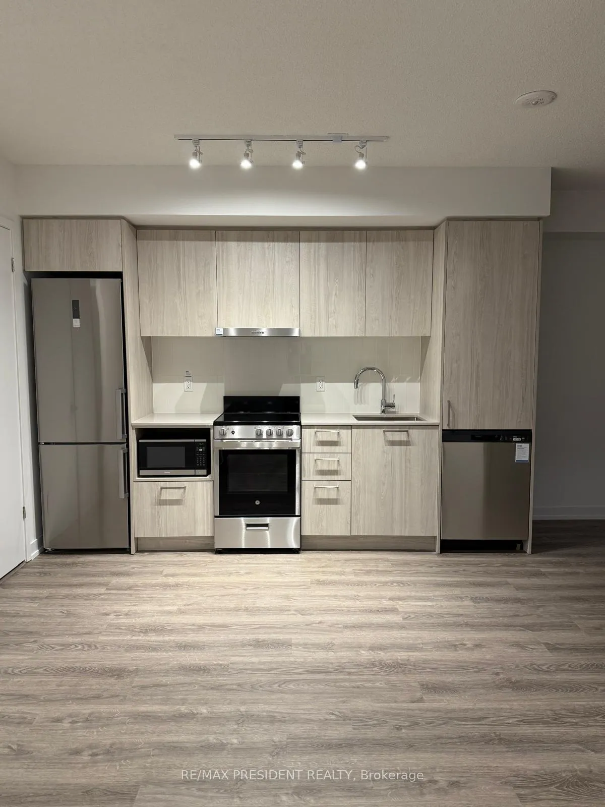 Photo 13 of Unit 3110, 195 Commerce Street W, Vaughan, Vaughan Corporate Centre — HOMEH