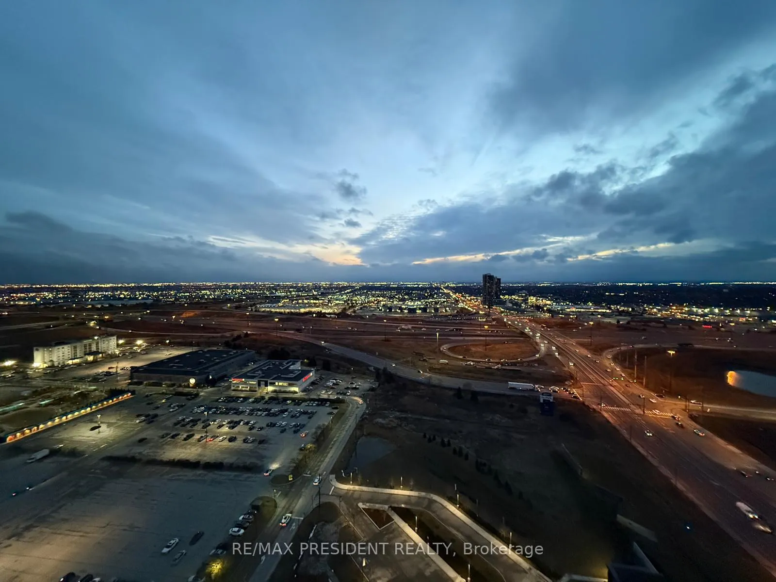 Photo 14 of Unit 3110, 195 Commerce Street W, Vaughan, Vaughan Corporate Centre — HOMEH