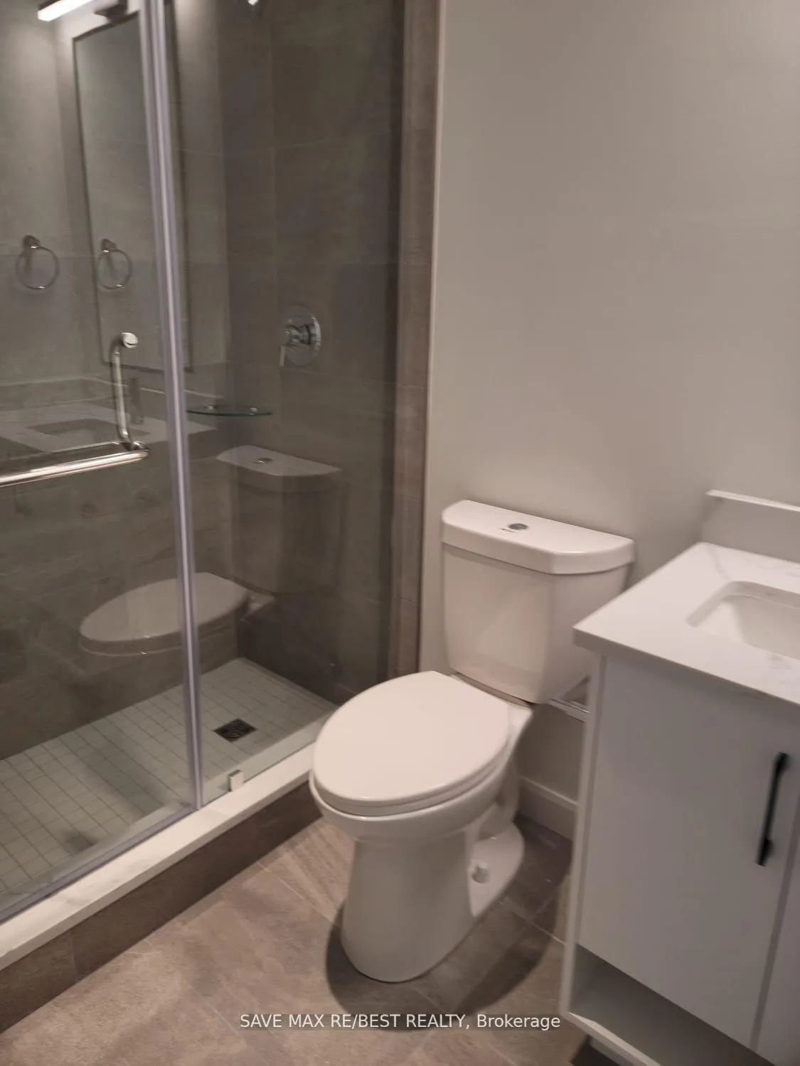 Photo 3 of Unit 808, 741 king Street W, Kitchener — HOMEH