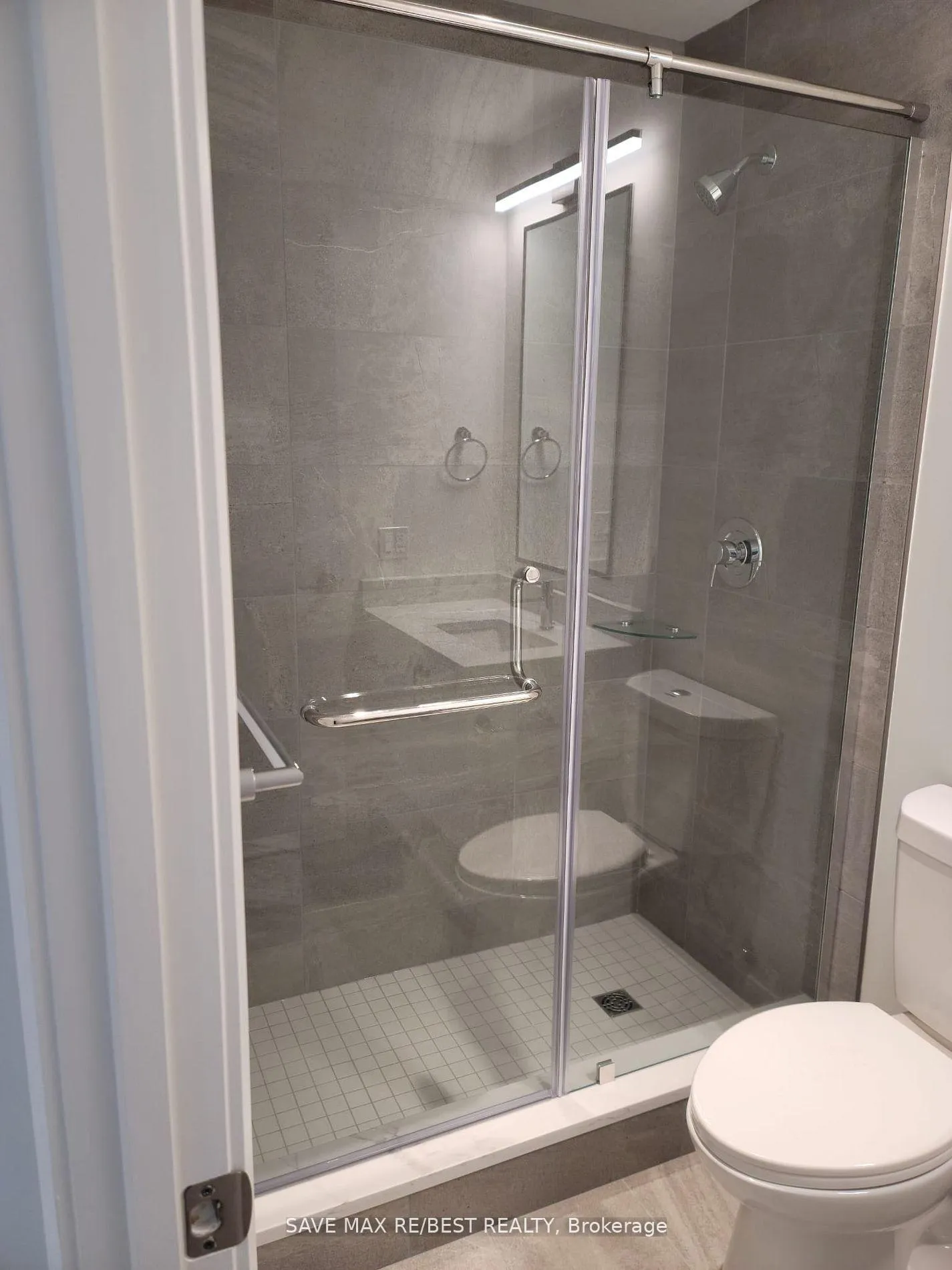 Photo 4 of Unit 808, 741 king Street W, Kitchener — HOMEH