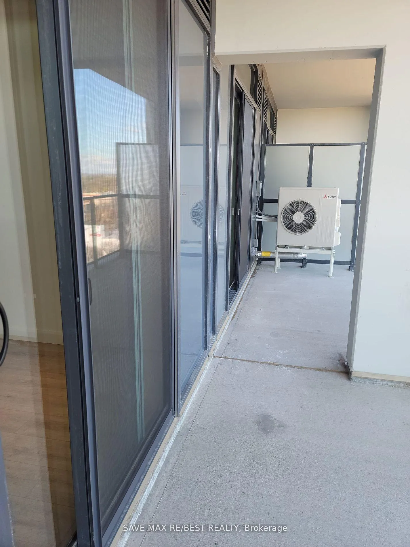 Photo 5 of Unit 808, 741 king Street W, Kitchener — HOMEH